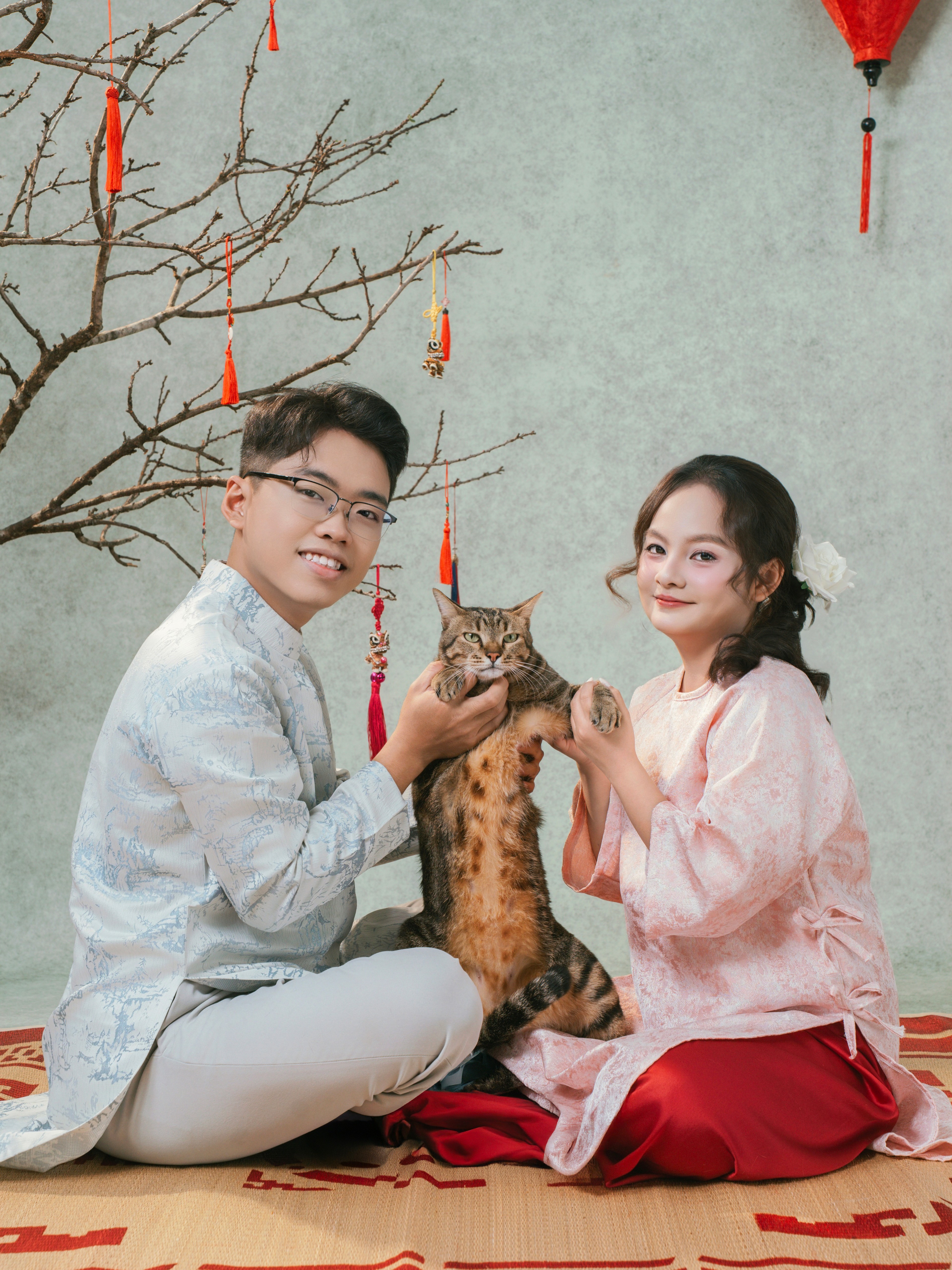 KHÁCH HÀNG ÂN