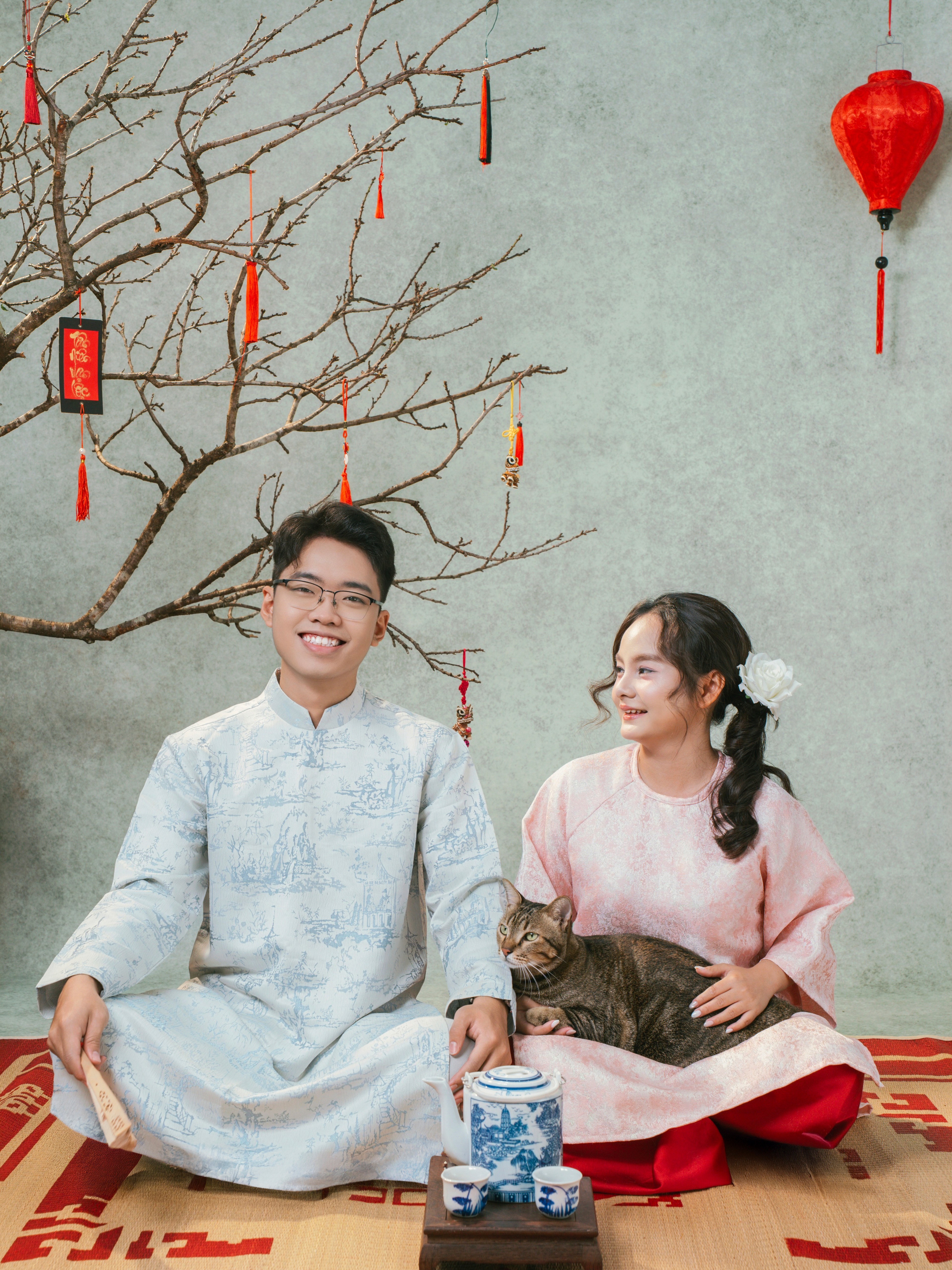 KHÁCH HÀNG ÂN