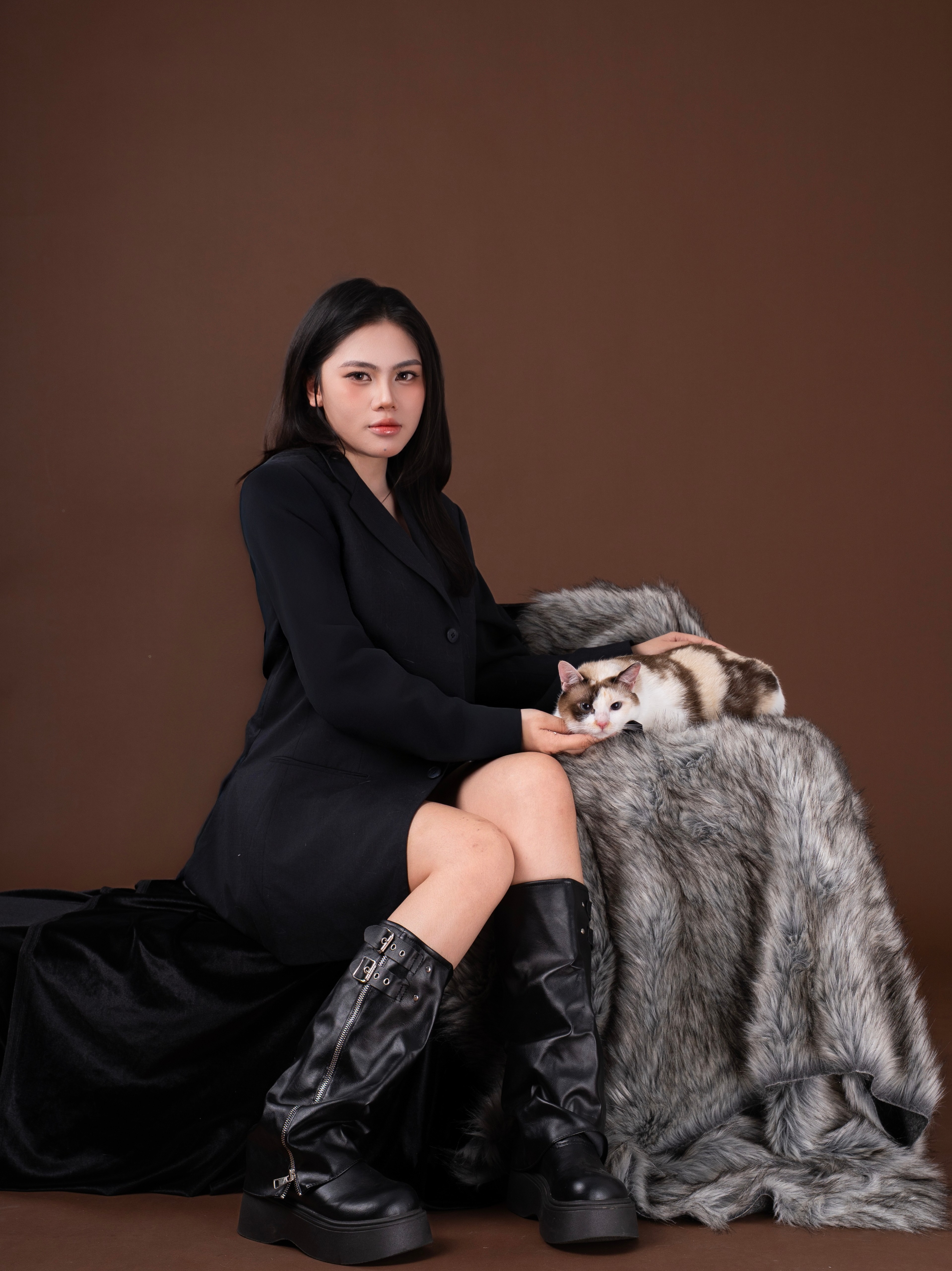 KHÁCH HÀNG NGUYỆT & EM BÉ RAIN