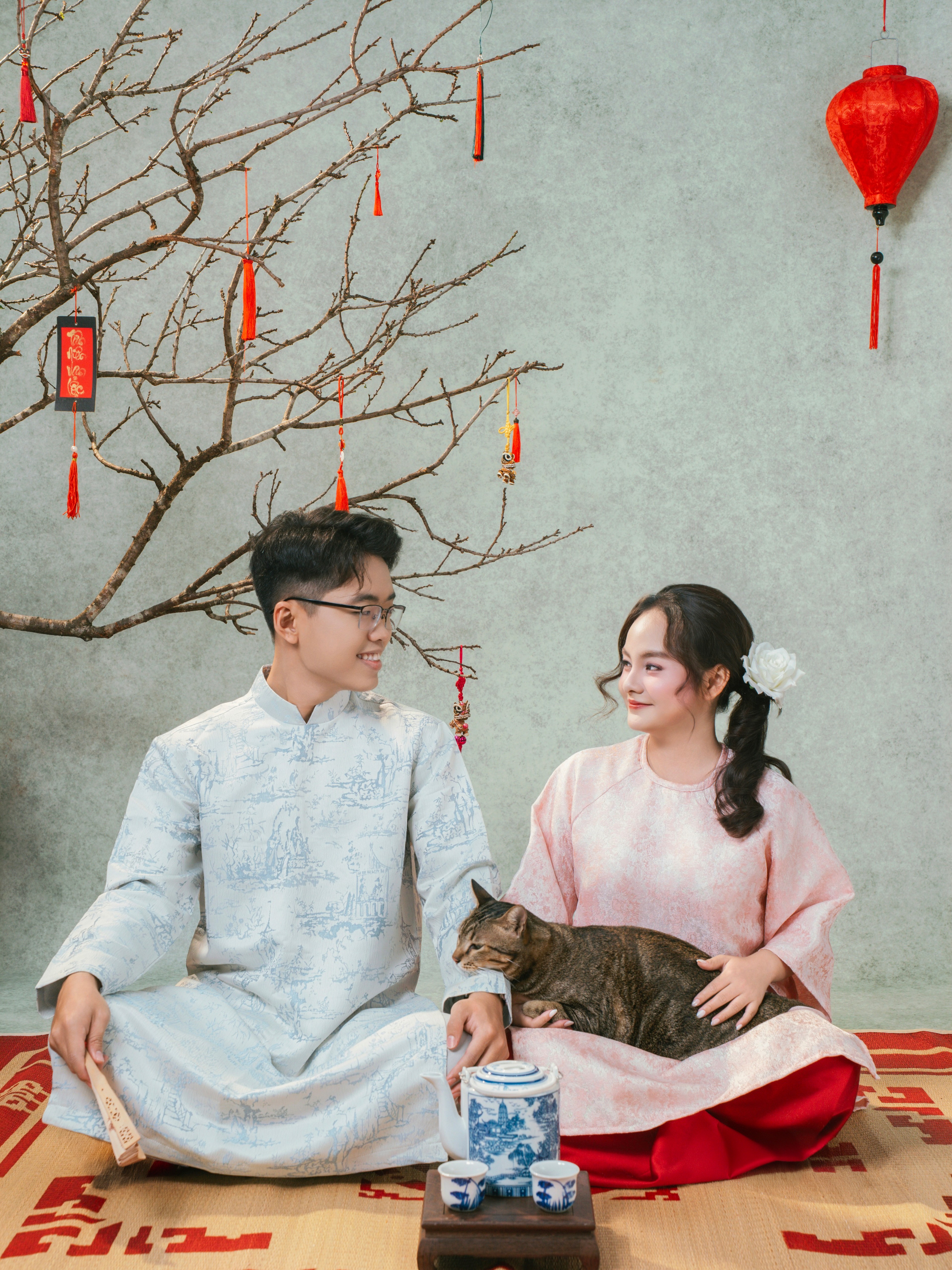 KHÁCH HÀNG ÂN