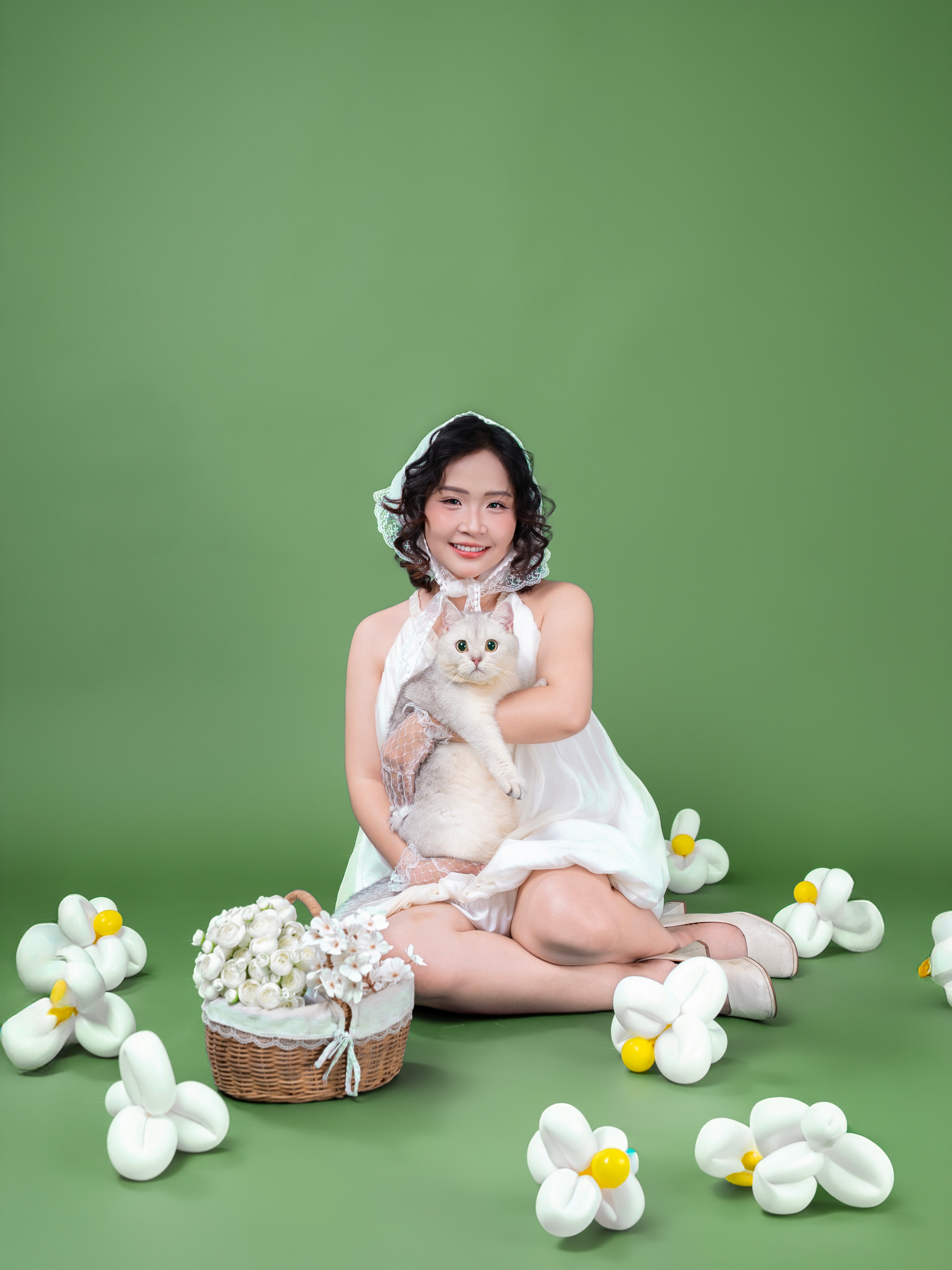 KHÁCH HÀNH TRÚC & EM BÉ BỘT