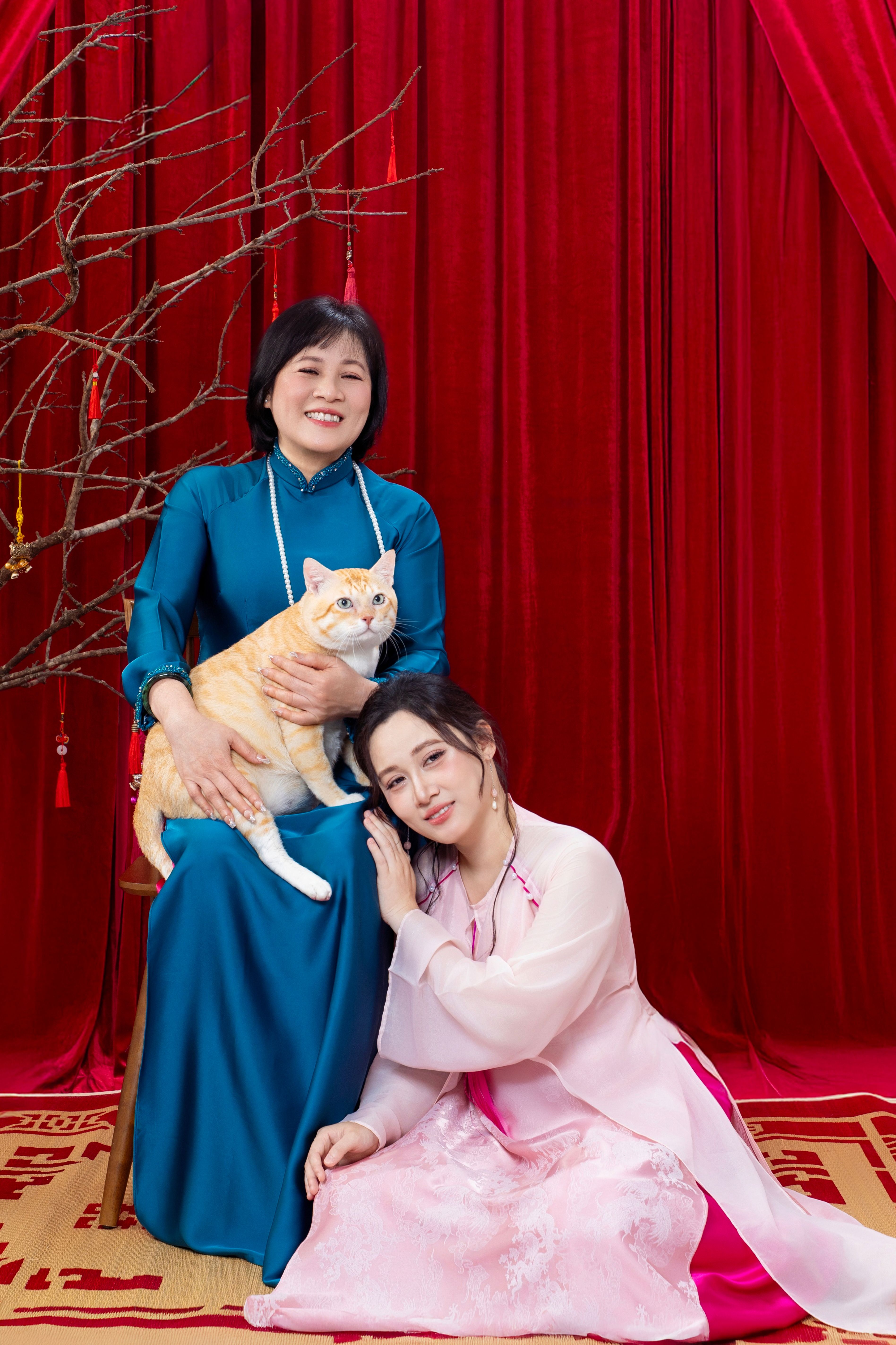 KHÁCH HÀNG LÊ NGỌC & EM BÉ MIMI