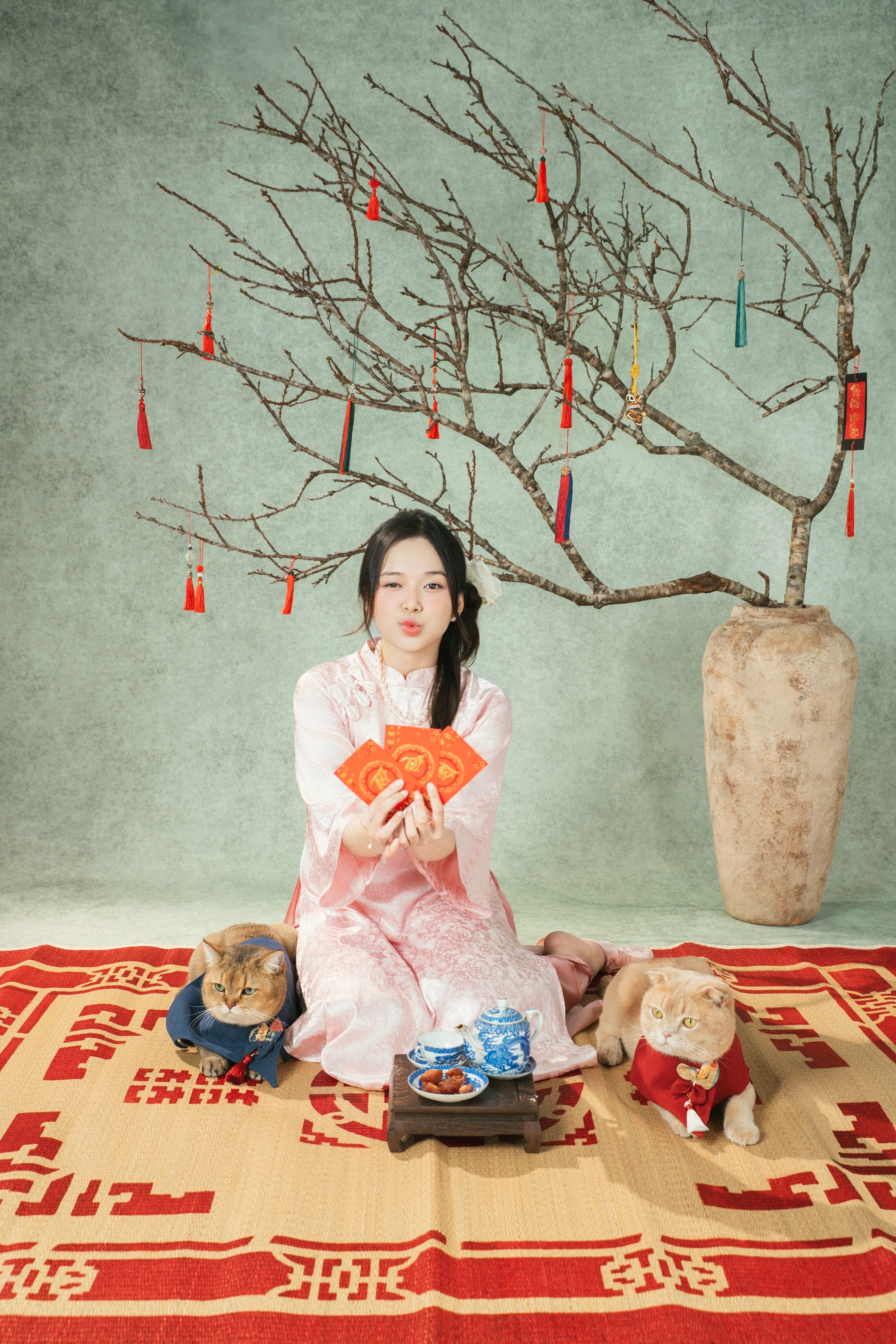 KHÁCH HÀNG KIM NGÂN