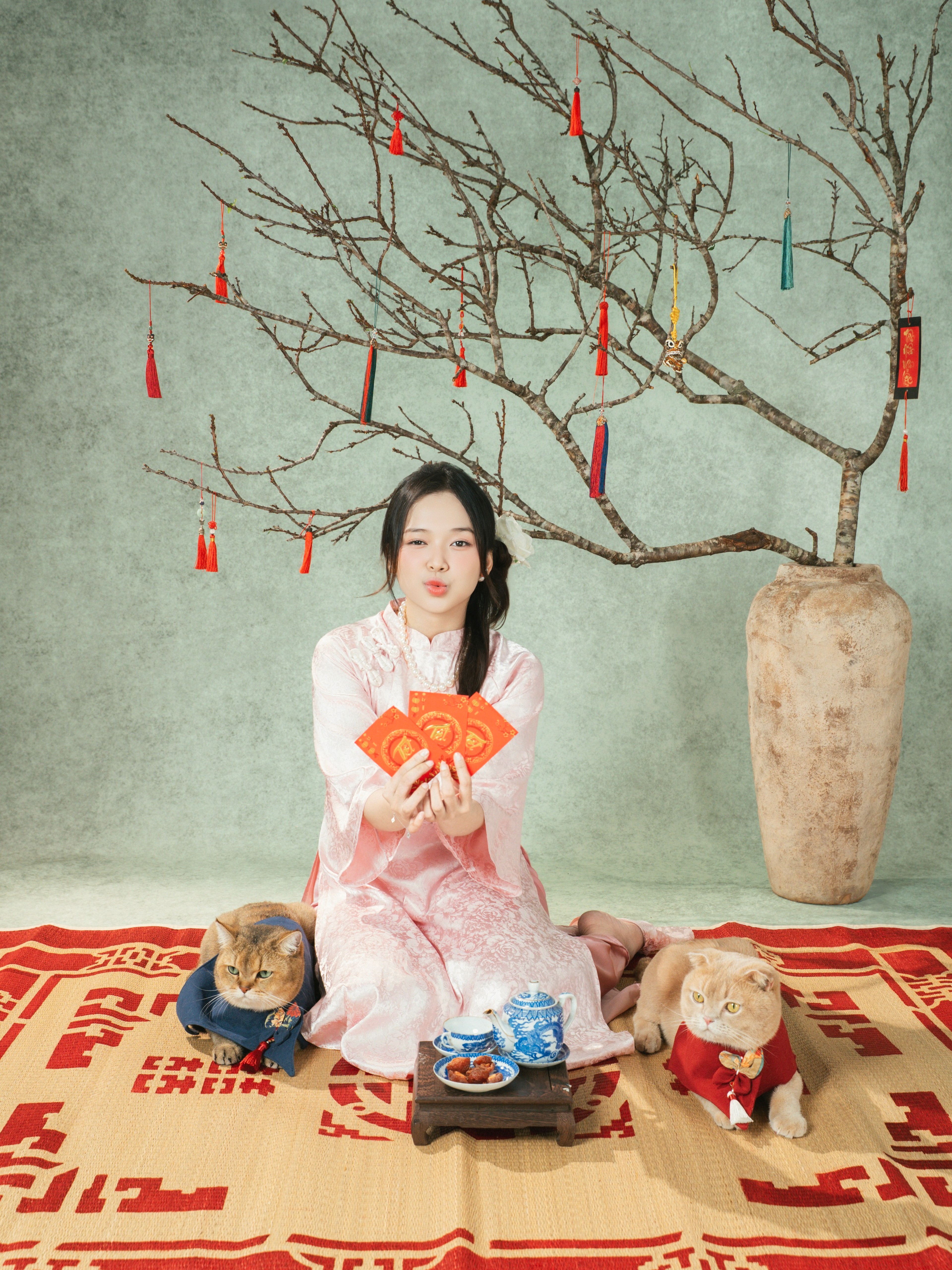 KHÁCH HÀNG KIM NGÂN