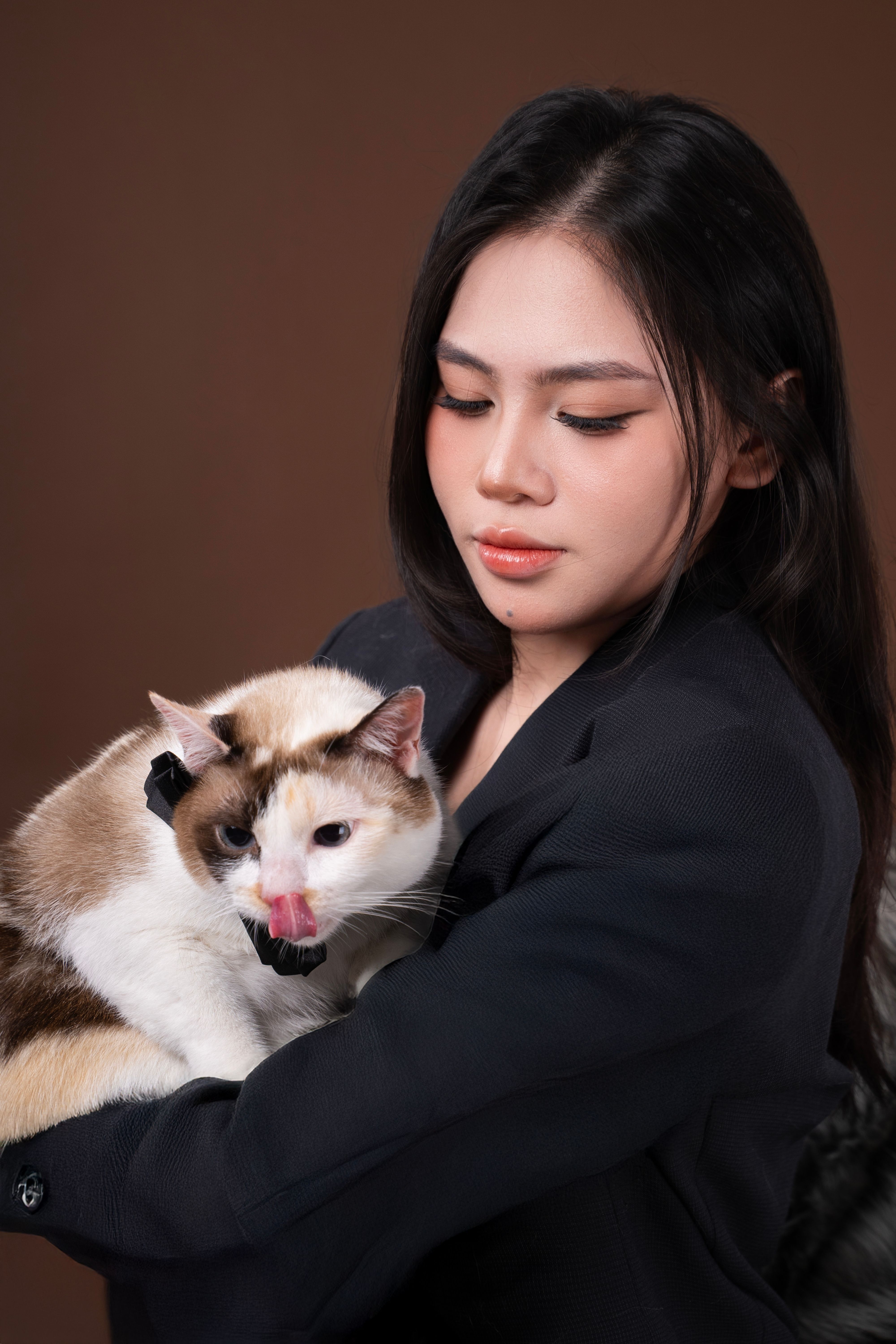 KHÁCH HÀNG NGUYỆT & EM BÉ RAIN