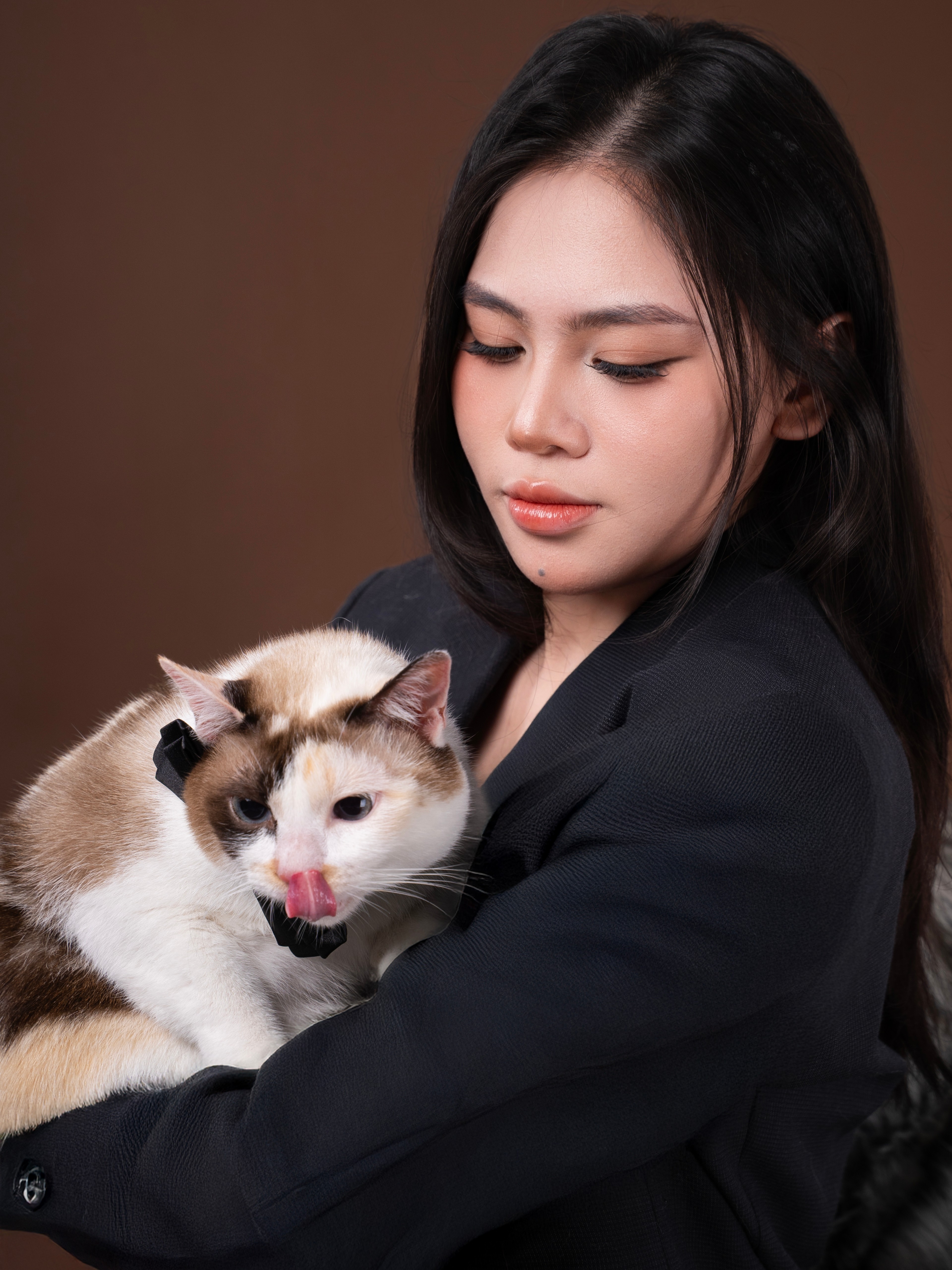 KHÁCH HÀNG NGUYỆT & EM BÉ RAIN
