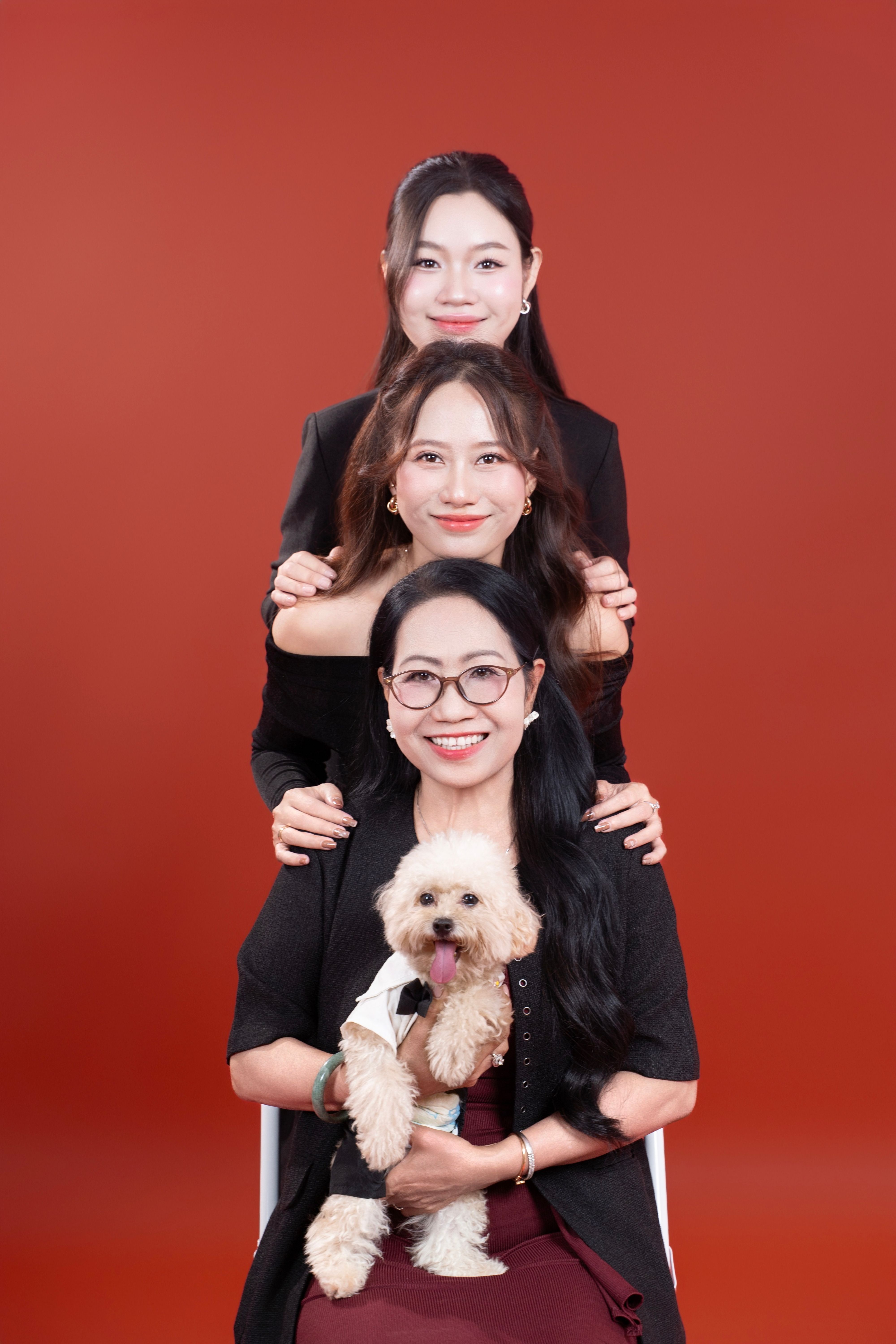 KHÁCH HÀNG THUỲ MI