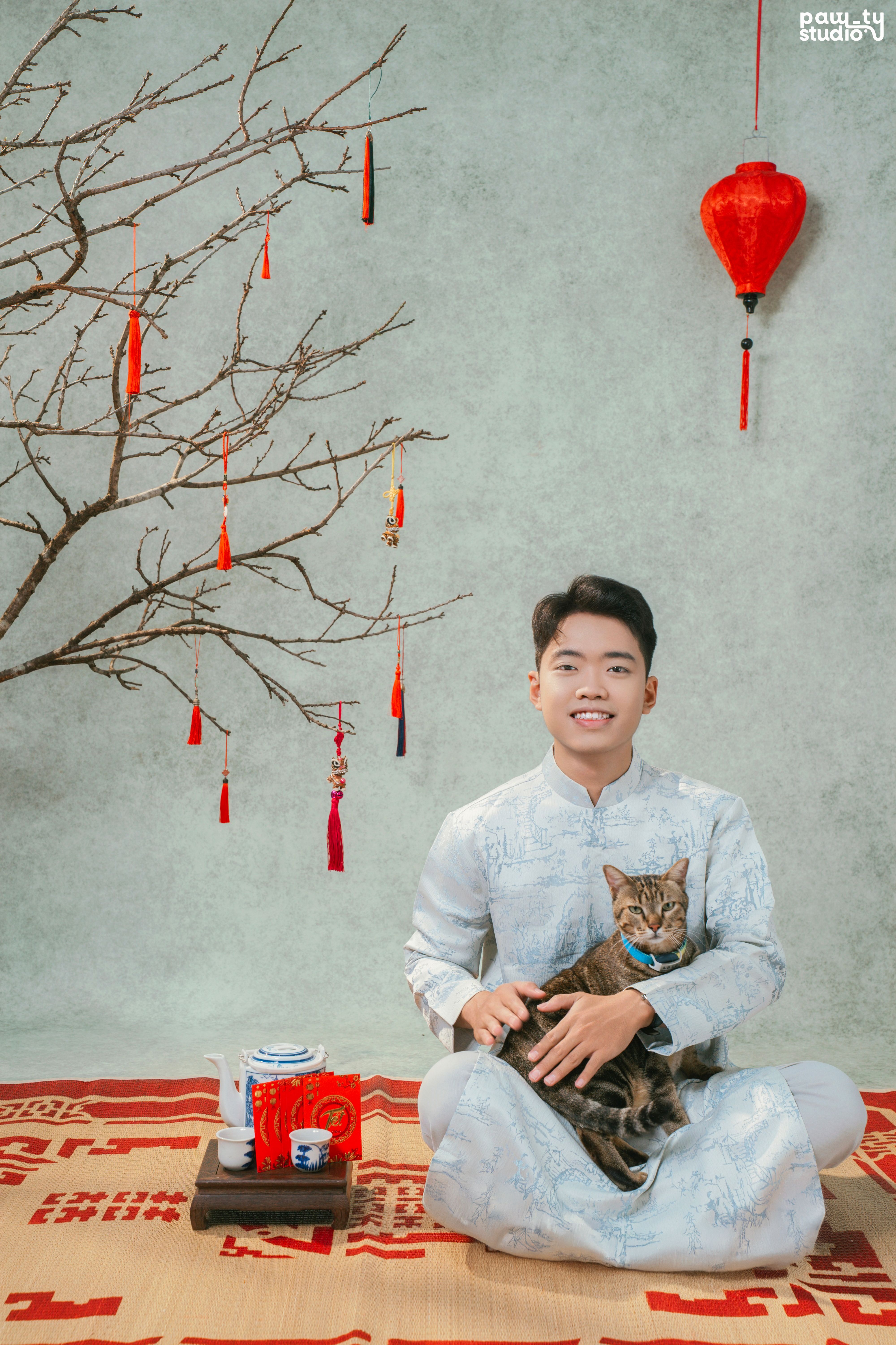 KHÁCH HÀNG ÂN