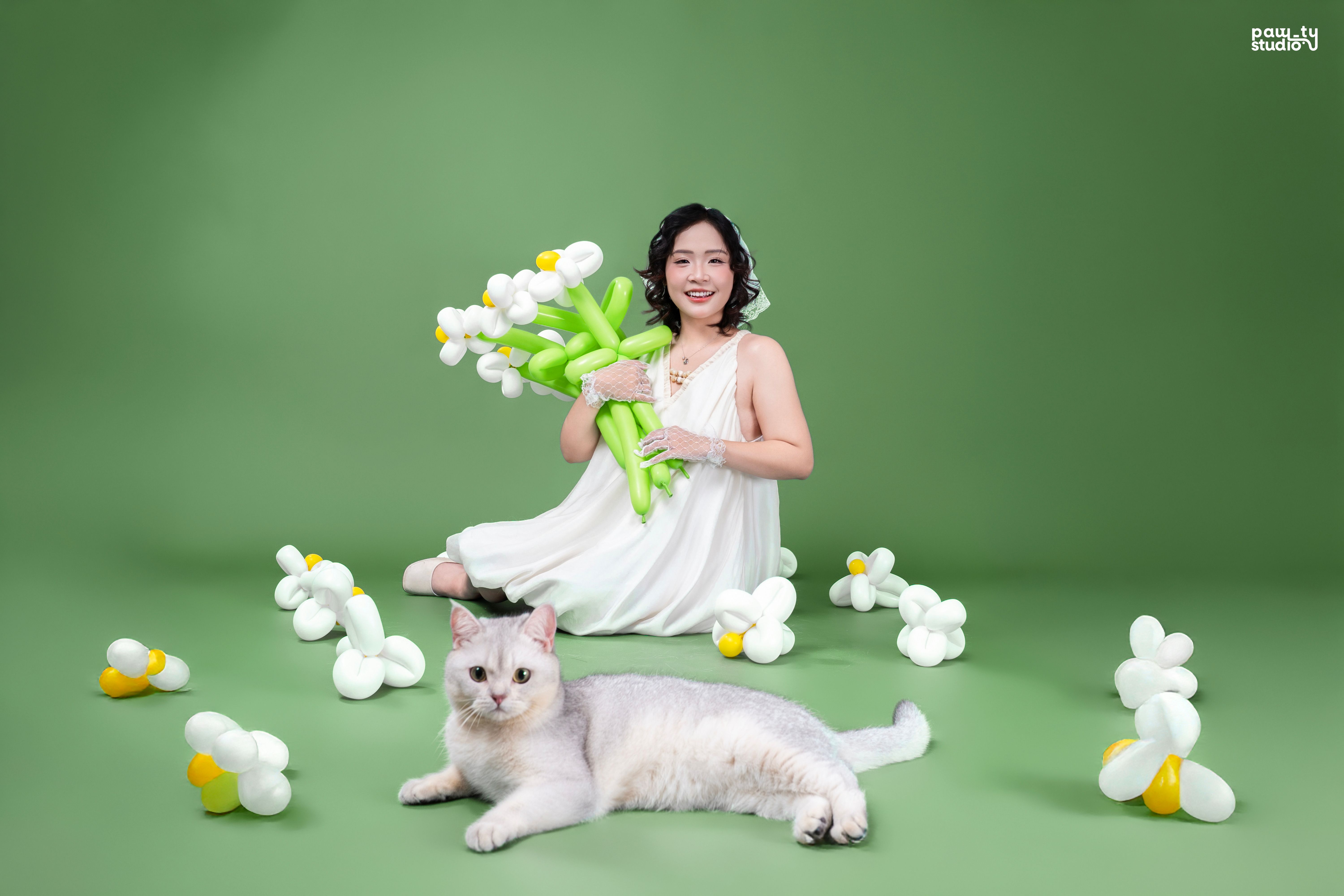 KHÁCH HÀNH TRÚC & EM BÉ BỘT