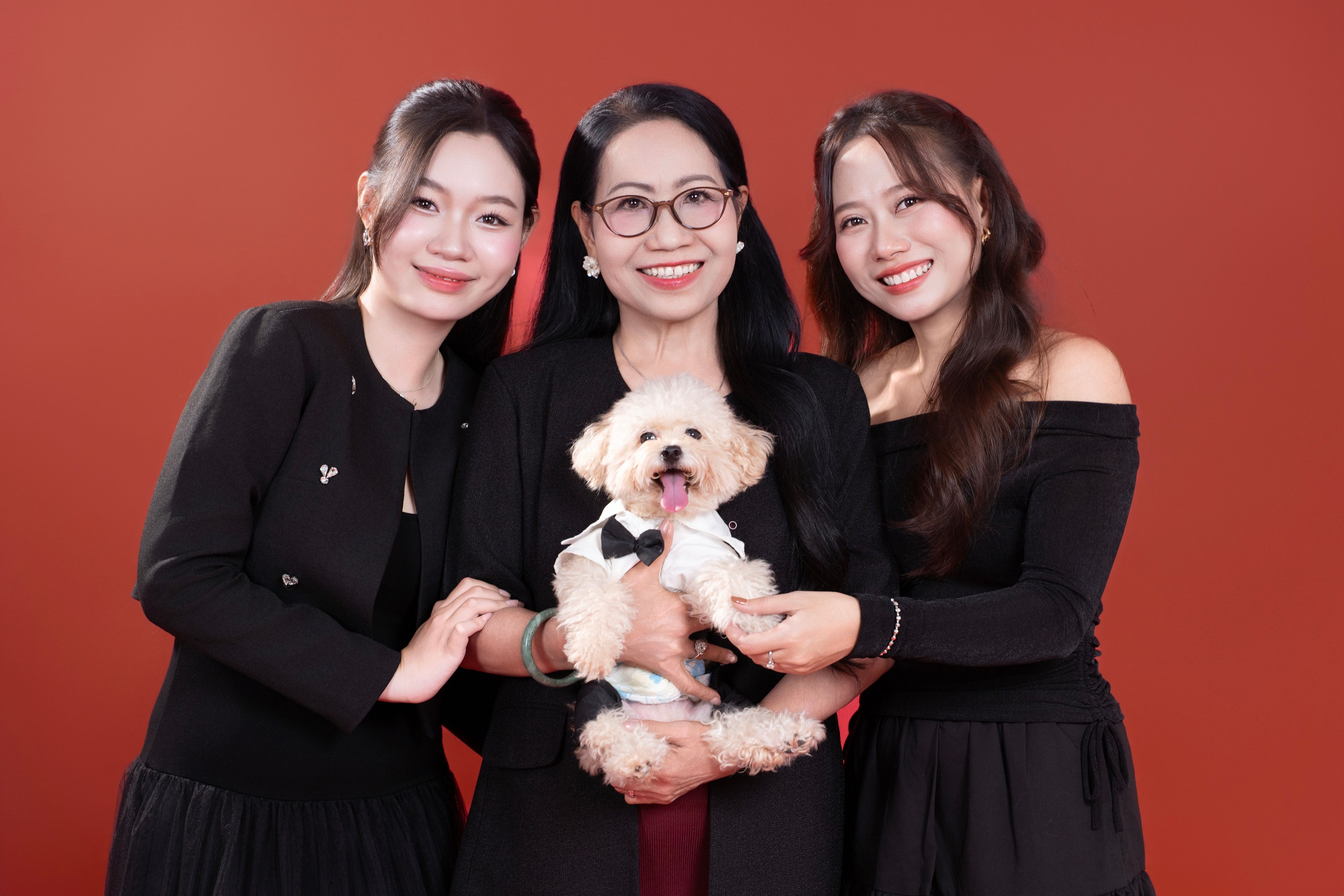 KHÁCH HÀNG THUỲ MI