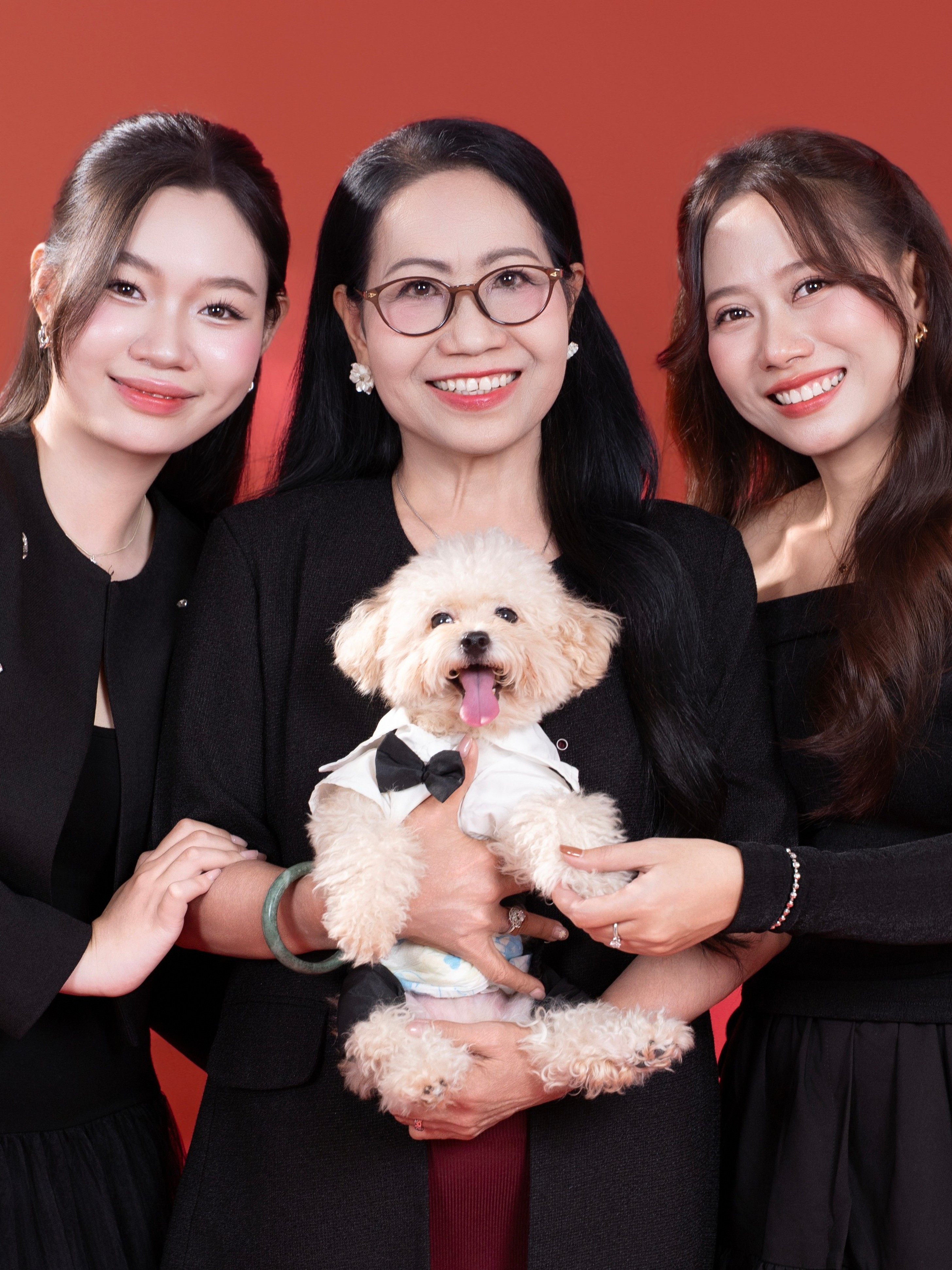 KHÁCH HÀNG THUỲ MI