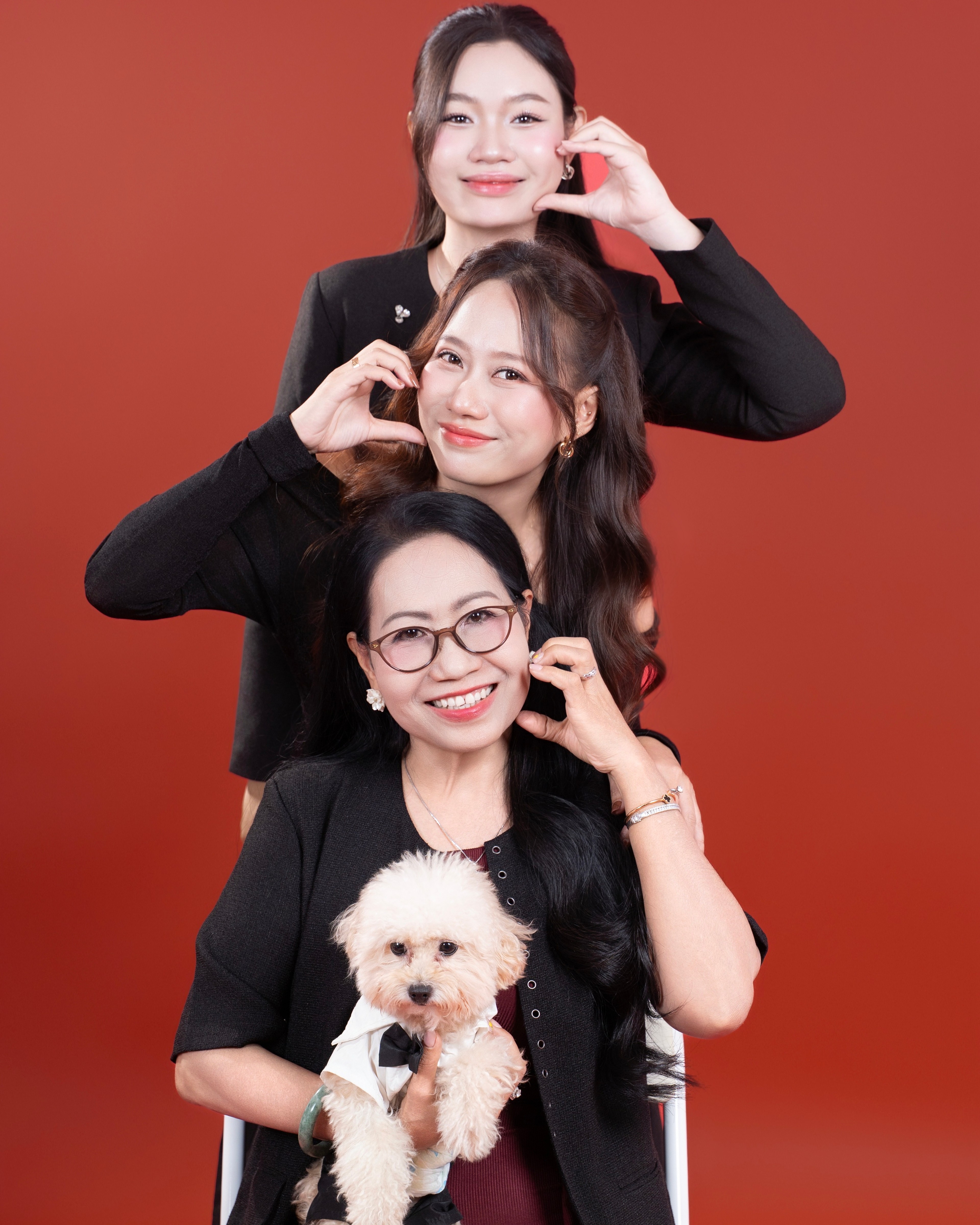 KHÁCH HÀNG THUỲ MI