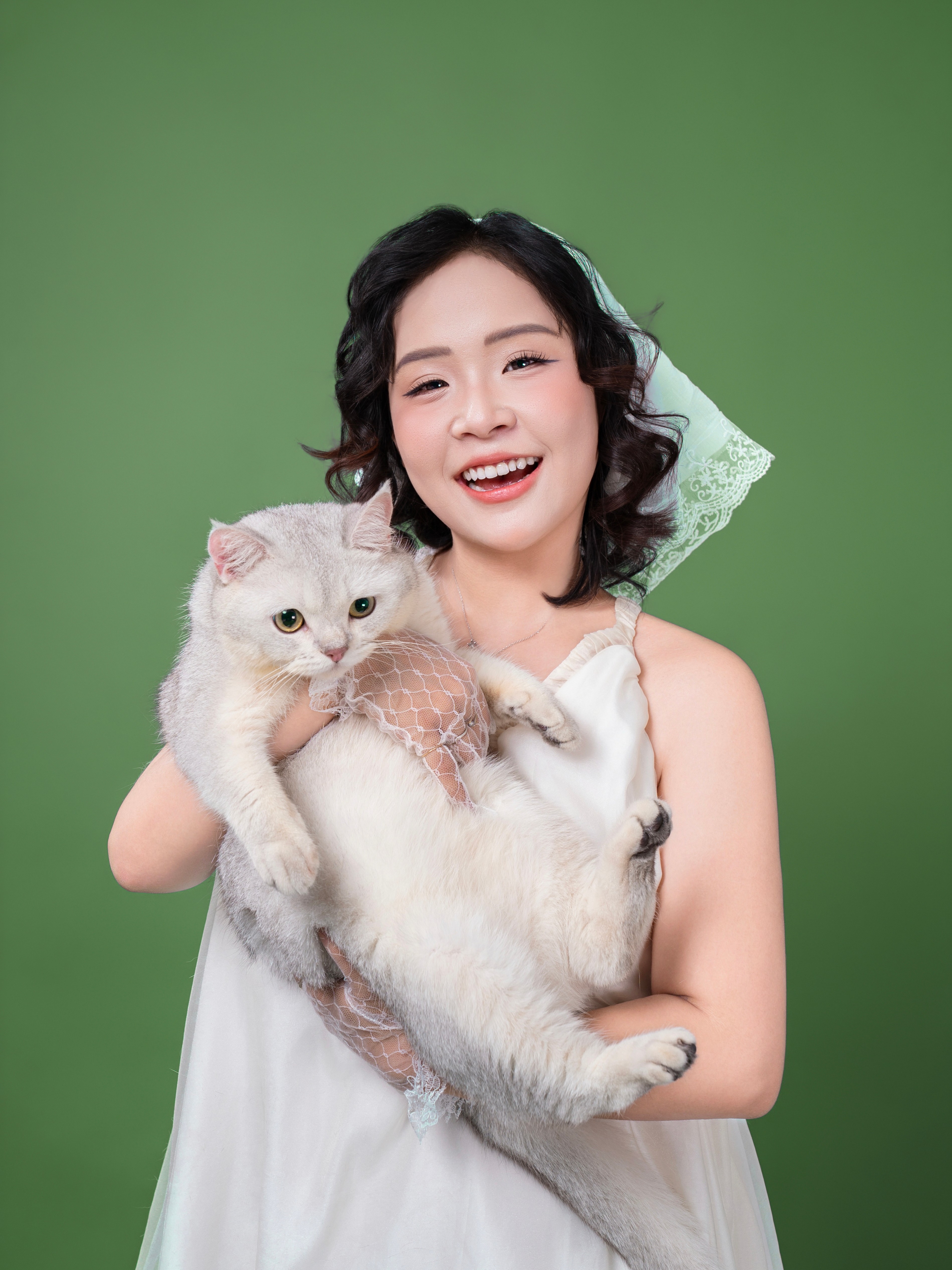 KHÁCH HÀNH TRÚC & EM BÉ BỘT