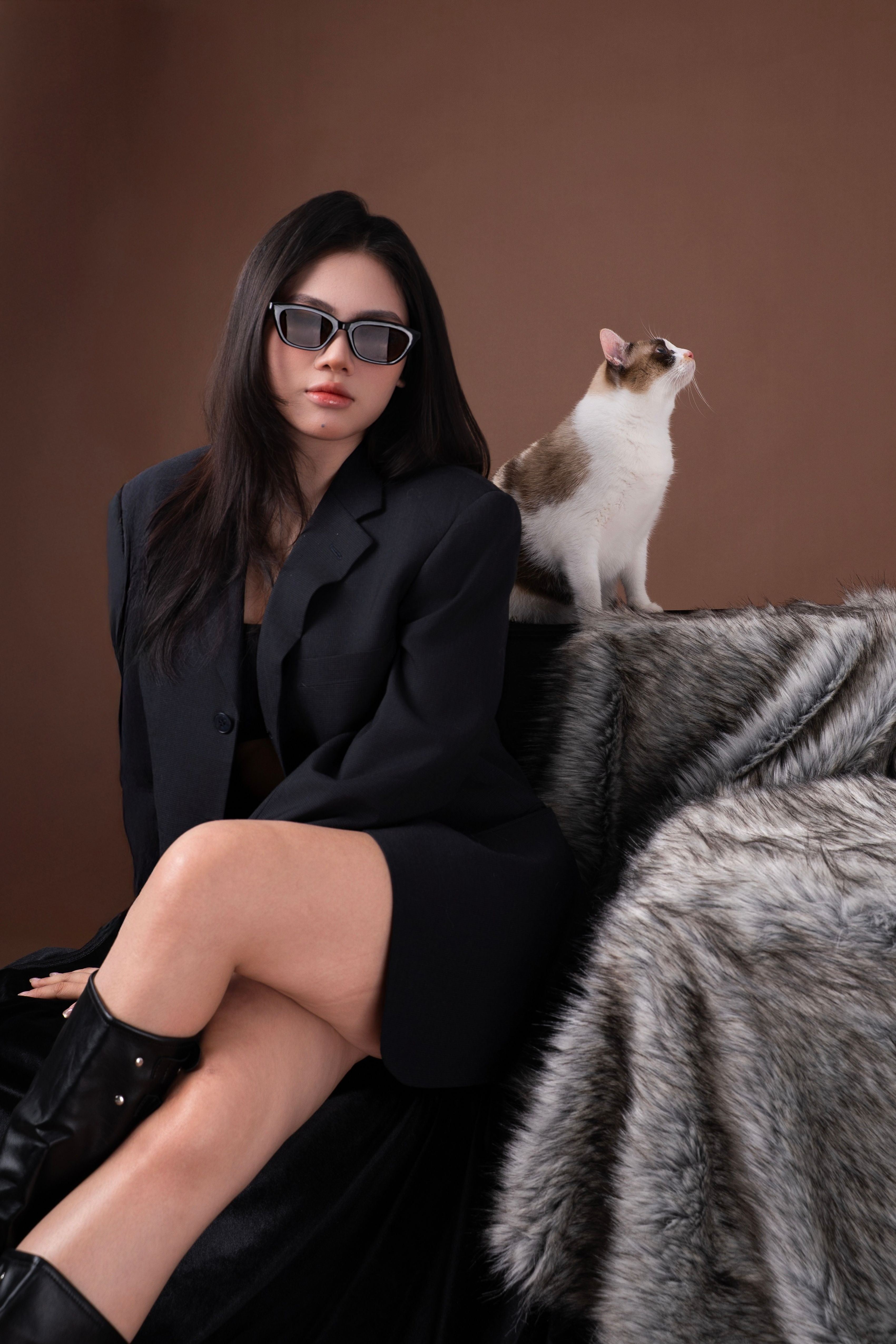 KHÁCH HÀNG NGUYỆT & EM BÉ RAIN