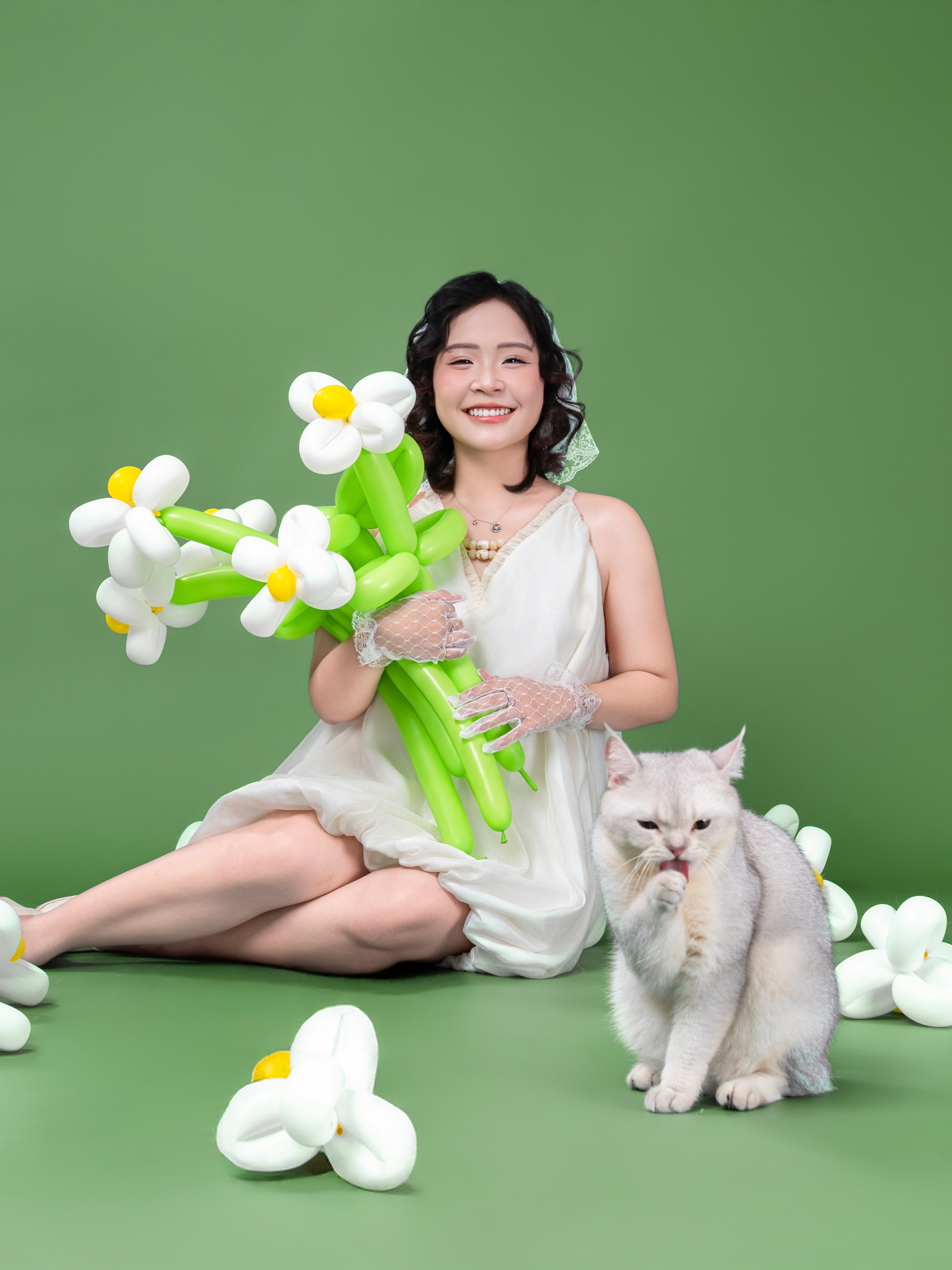 KHÁCH HÀNH TRÚC & EM BÉ BỘT
