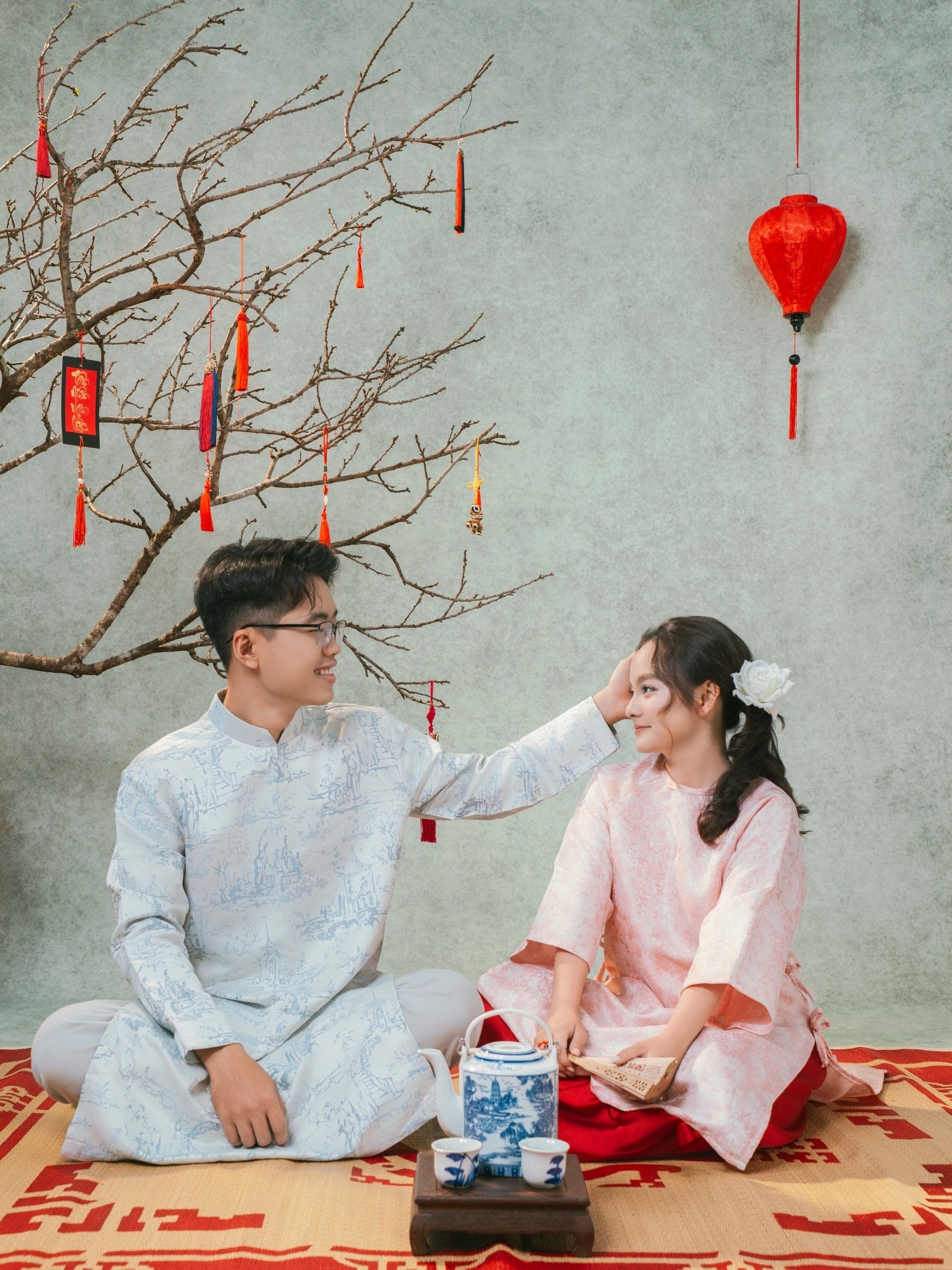 KHÁCH HÀNG ÂN