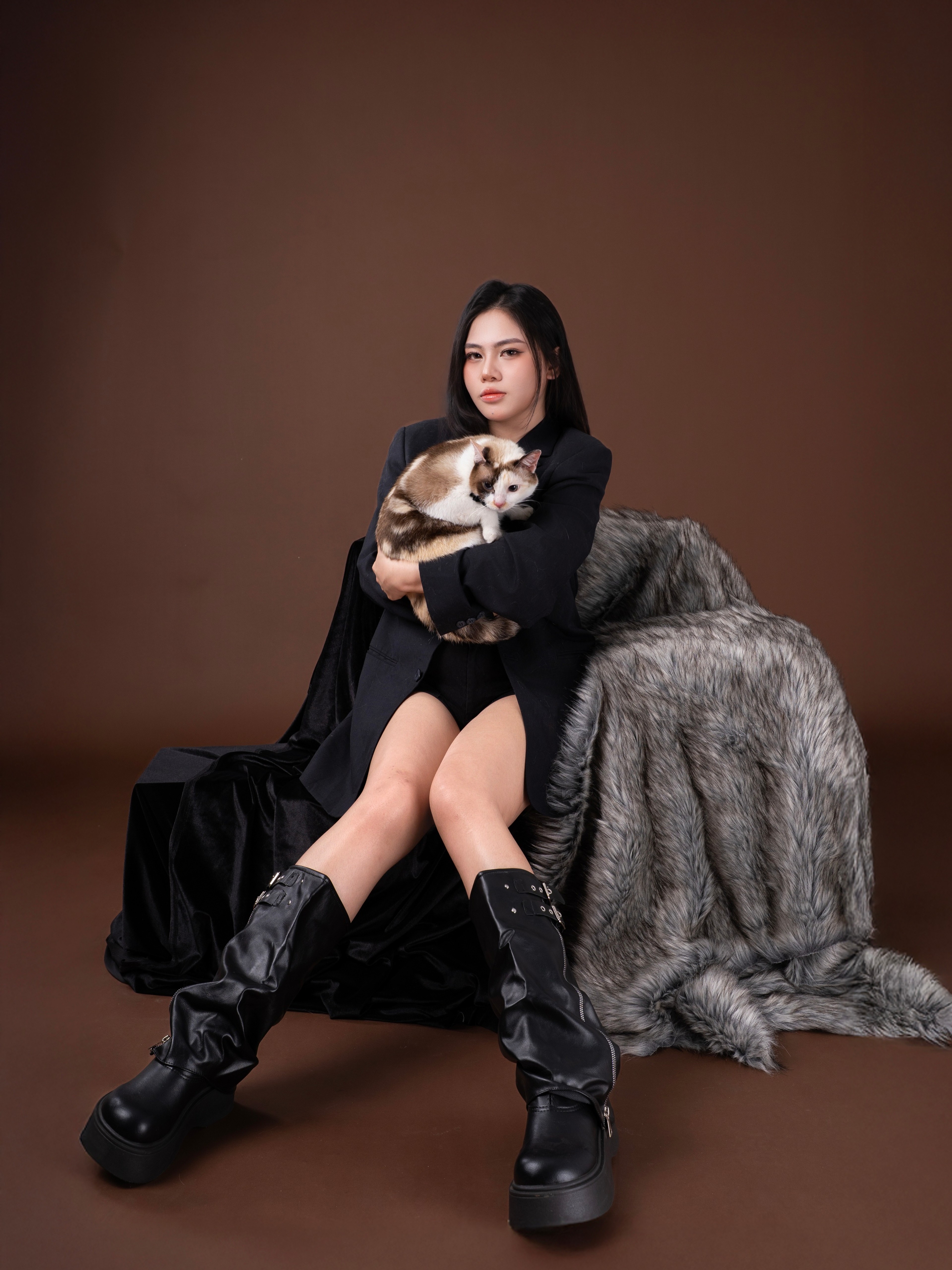 KHÁCH HÀNG NGUYỆT & EM BÉ RAIN