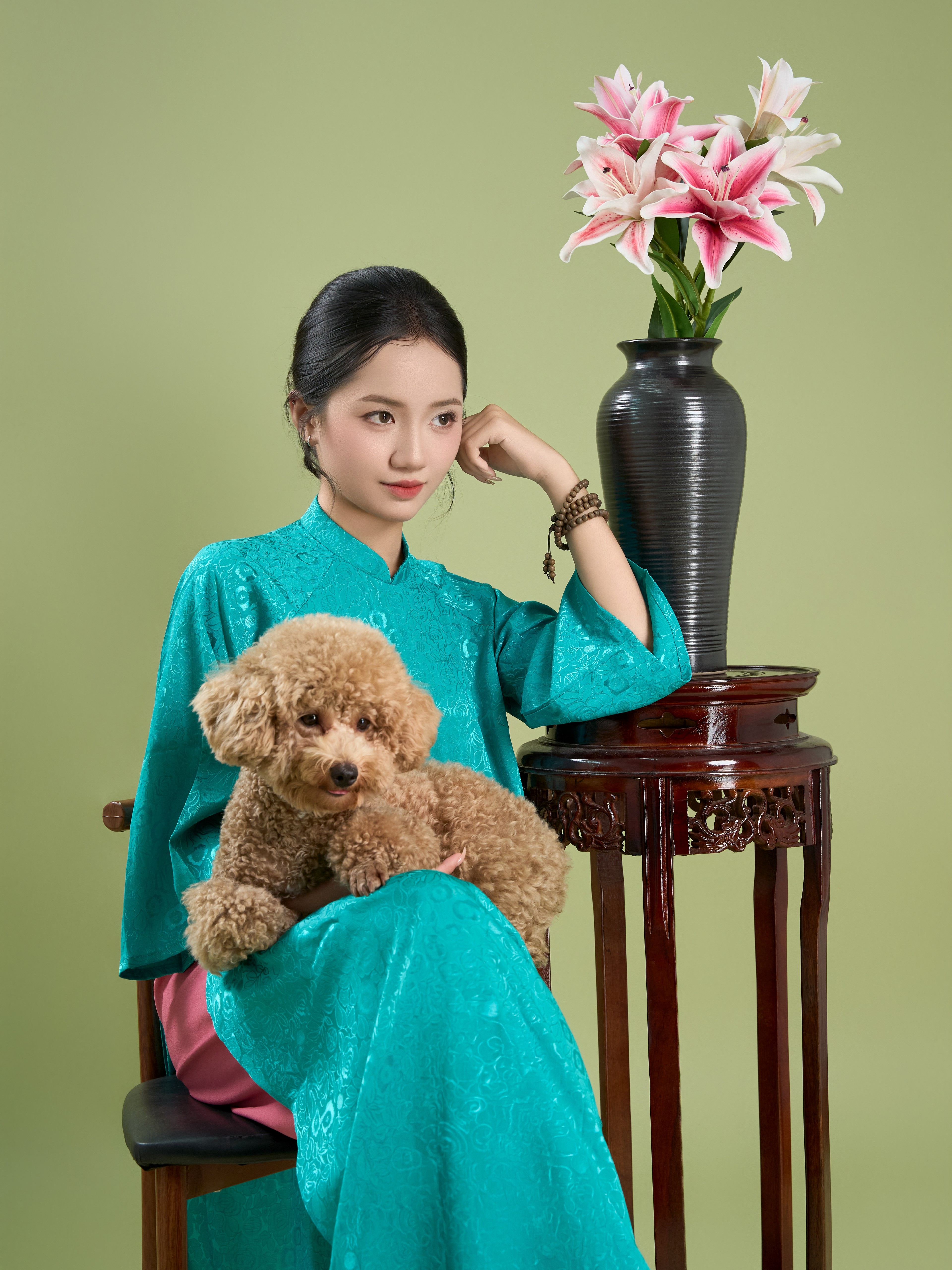 KHÁCH HÀNG TÂY THU