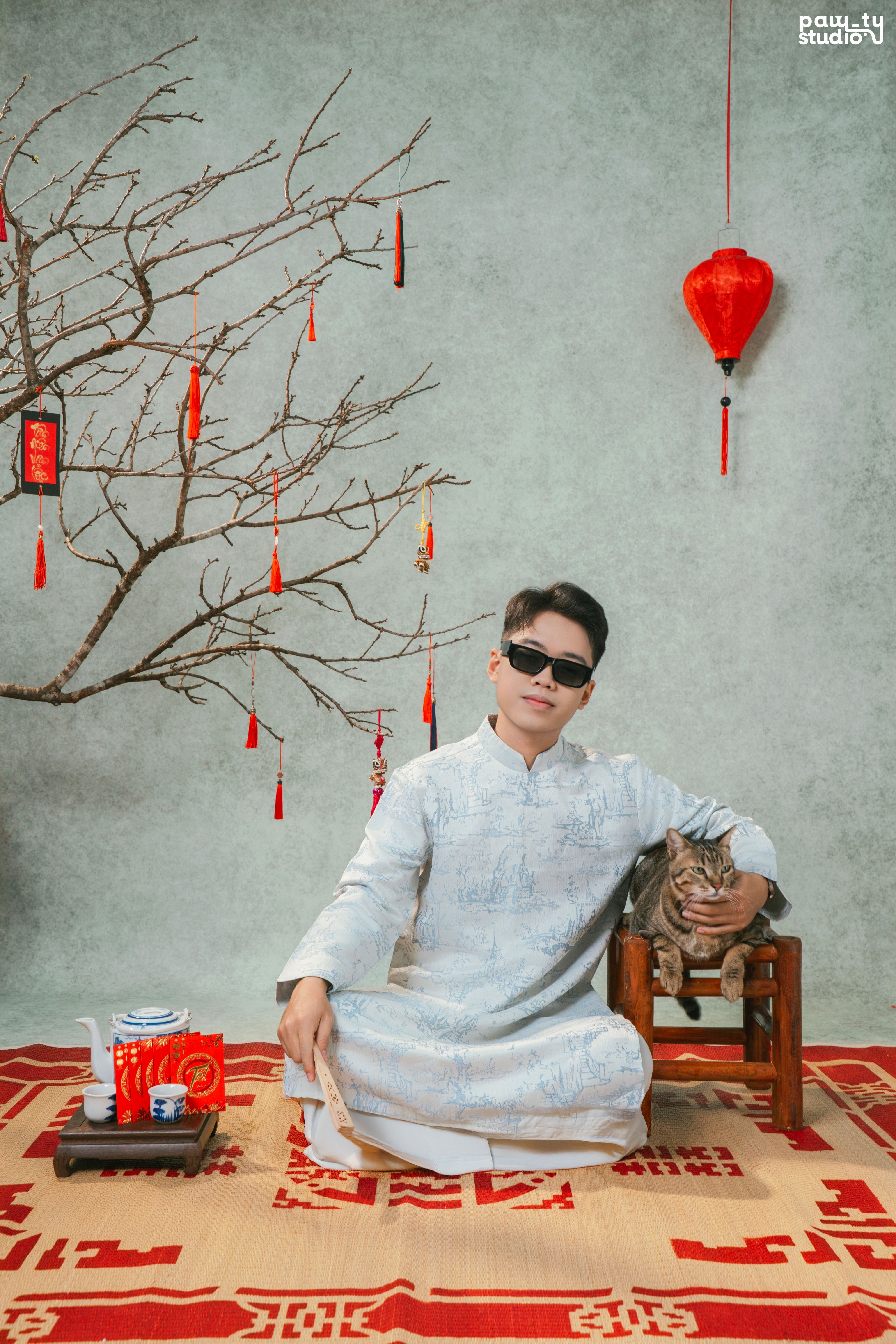 KHÁCH HÀNG ÂN