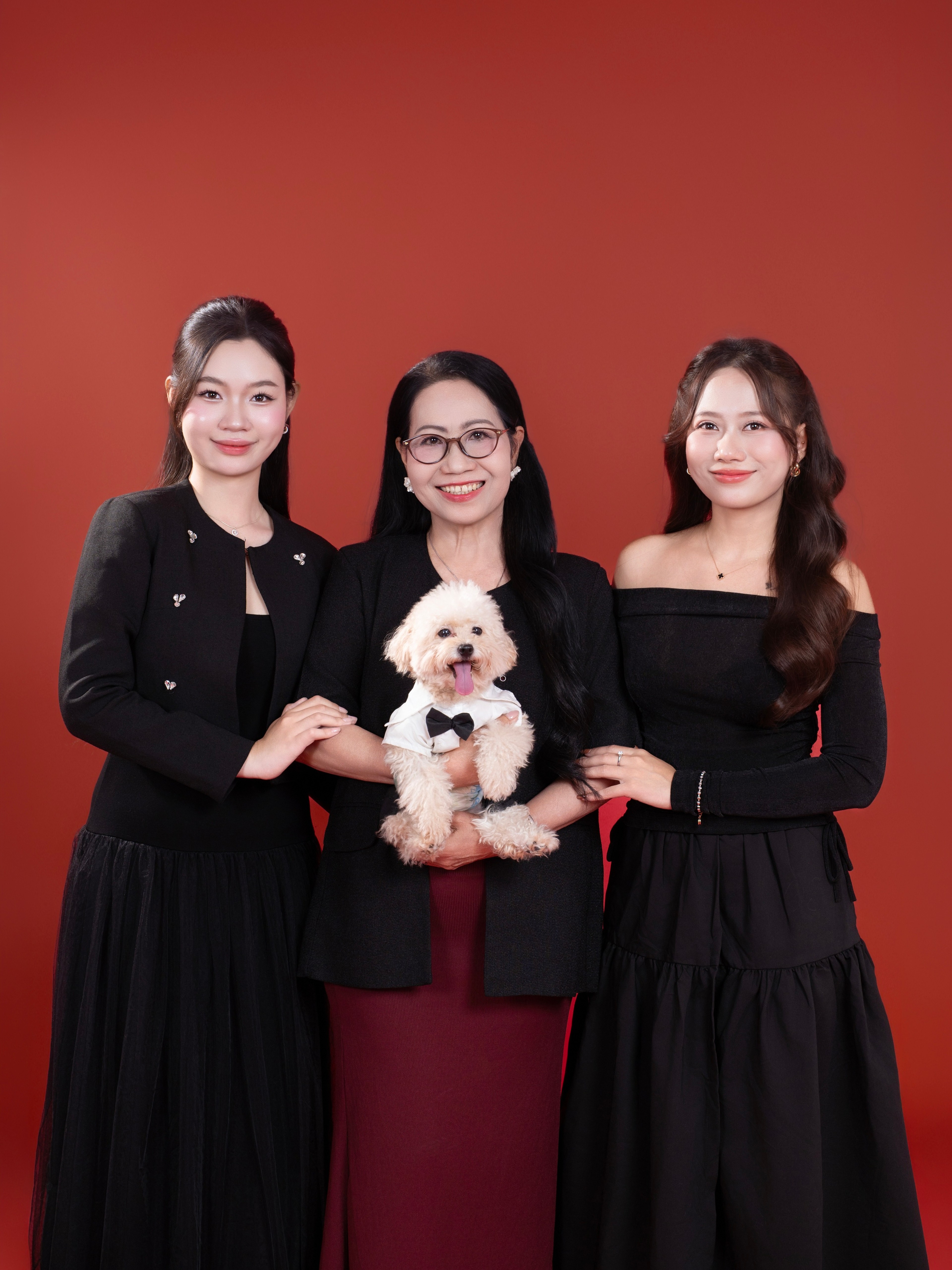 KHÁCH HÀNG THUỲ MI