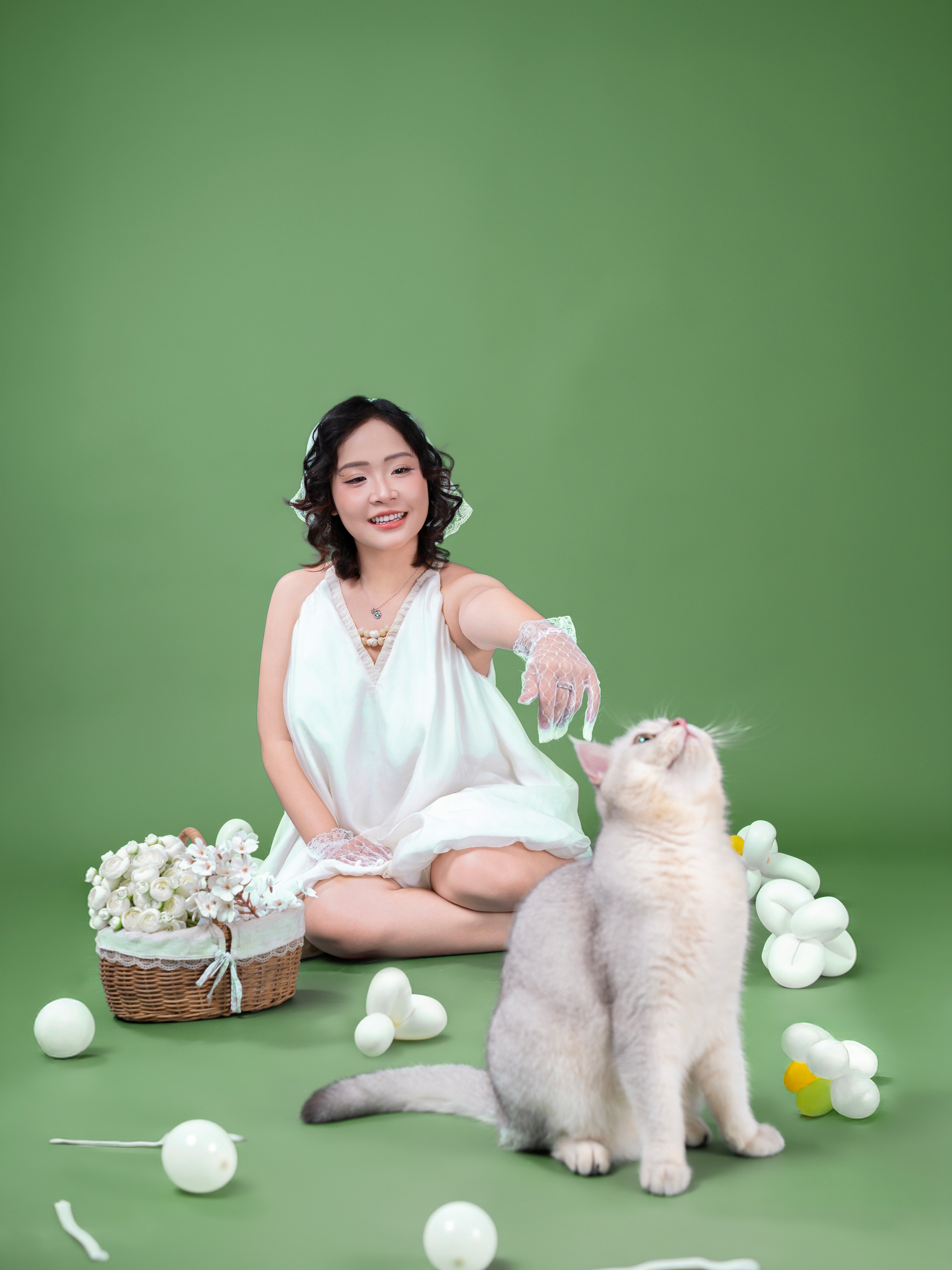 KHÁCH HÀNH TRÚC & EM BÉ BỘT