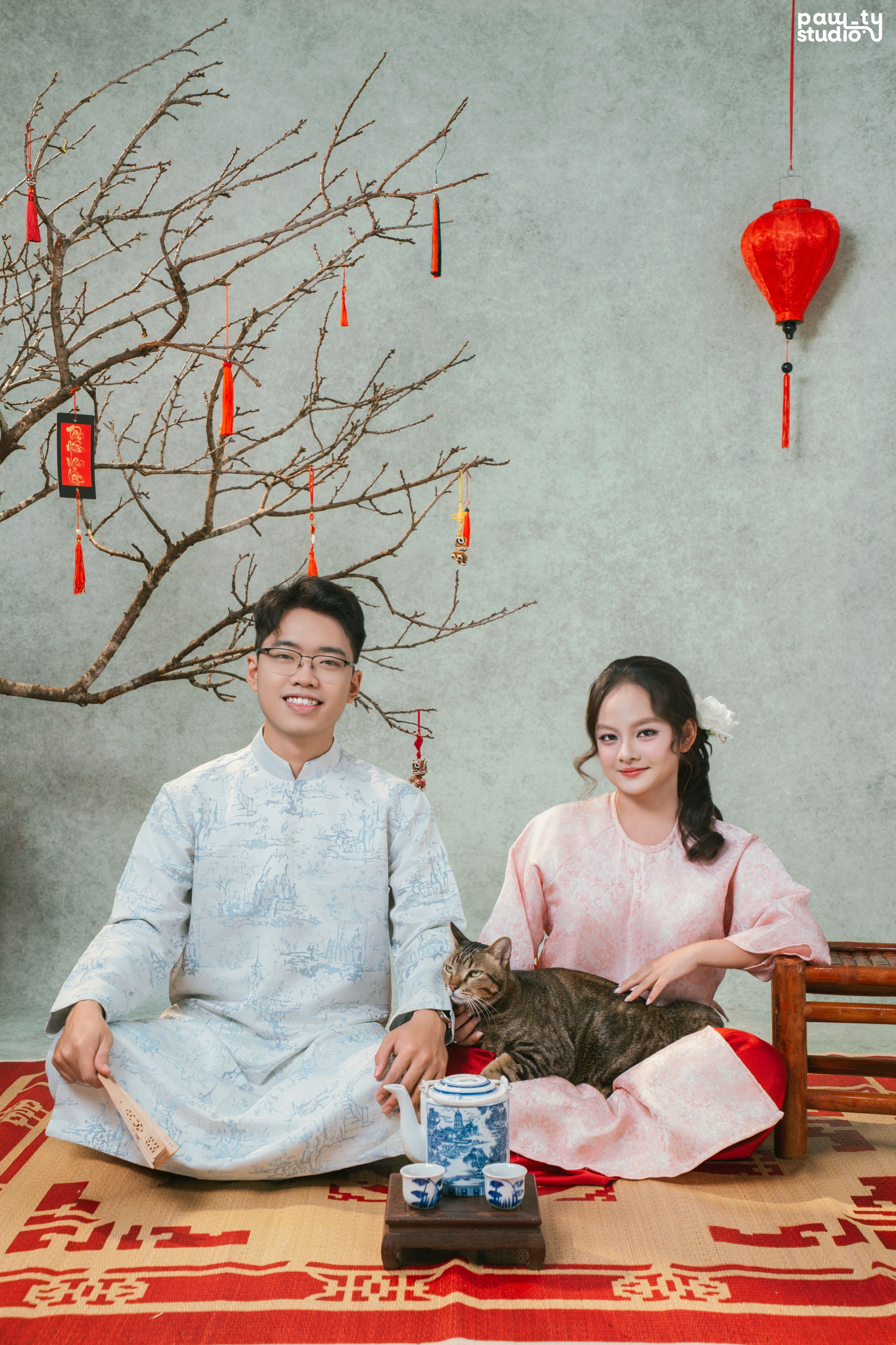 KHÁCH HÀNG ÂN