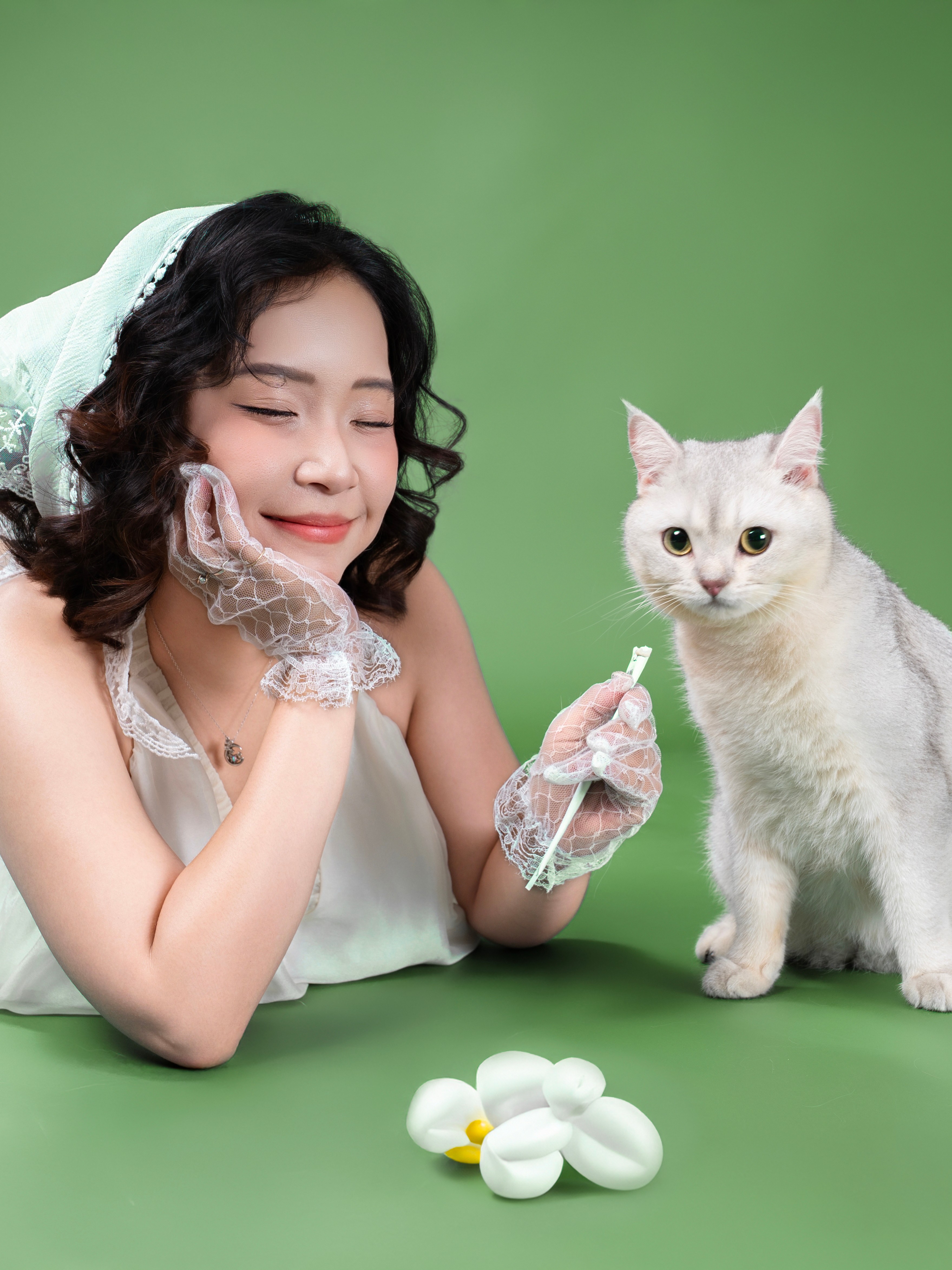KHÁCH HÀNH TRÚC & EM BÉ BỘT
