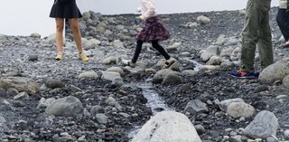 Olafur Eliasson, Denmark, b.1967. Riverbed 2014 (detail). Site specific installation. Pictured: The Louisiana Museum of Modern Art, Humlebæk, Denmark. Photograph: Iwan Baan.