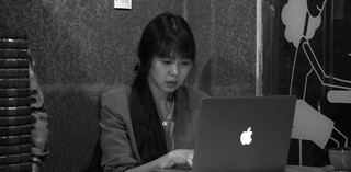 Production still from Grass 2017 / Director: Hong Sang-soo / Image courtesy: Finecut