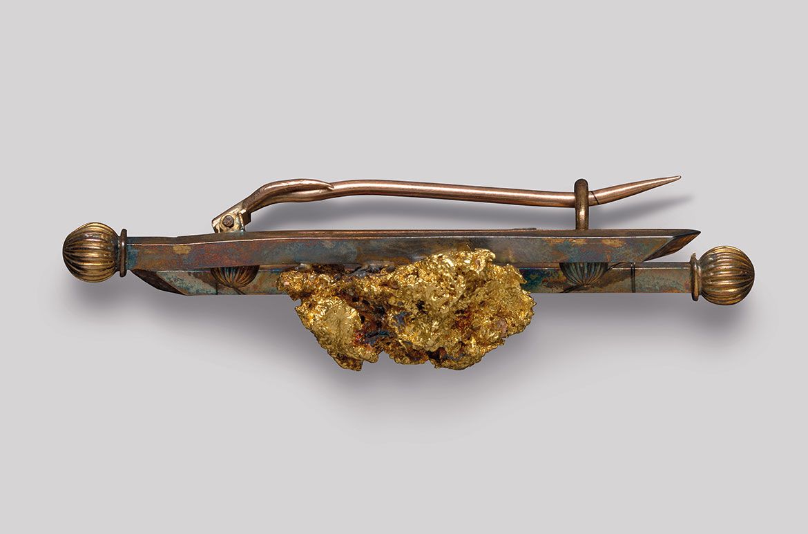 Goldfields bar brooch (two bars with large nugget) c.1880–1915 / Gold and gold nugget / 2 x 6.7 x 2cm
Acc. 2011.092