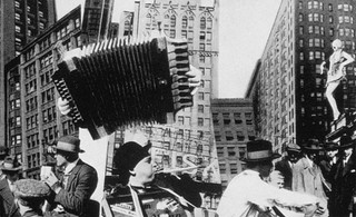 Production still from Berlin, Symphony of a Great City 1927/ Director: Walter Ruttmann / Image courtesy: Deutsche Kinemathek – Museum für Film und Fernsehen
