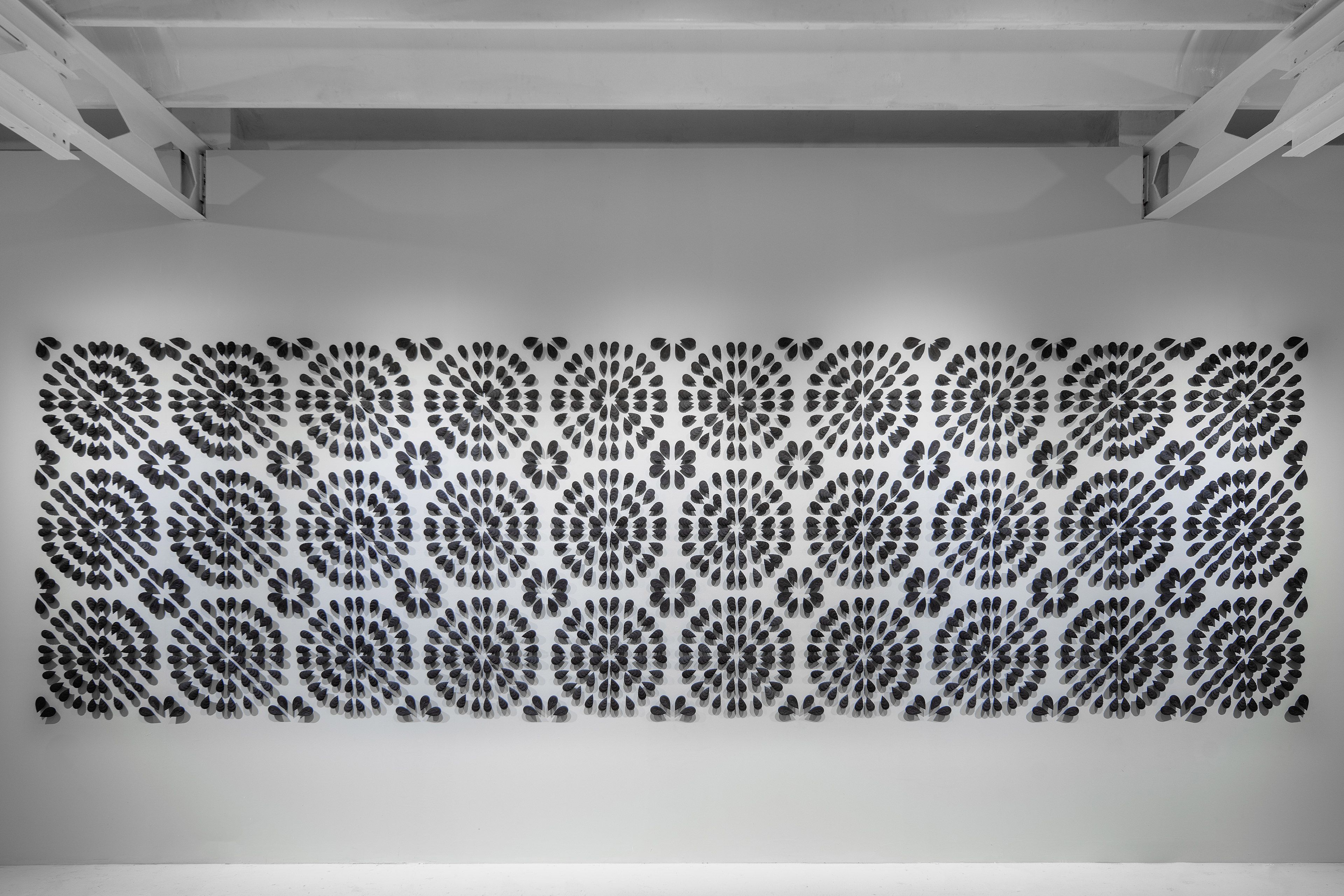 Albert Yonathan Setyawan / Bandung, Indonesia, b.1983 / Subliminal Mind Lattice (2022) 2022 /  terracotta / 180 × 600 × 4 cm (1680 pcs) / Courtesy: The artist / © Albert Yonathan Setyawan / Photograph: Sancaka Candraditya / Image courtesy: ©2023. Sancaka Candraditya. All Rights Reserved