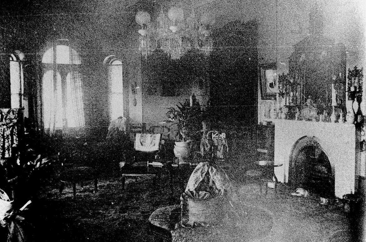 Glengallan Homestead Drawing room, c.1897 / 47304 / Courtesy: John Oxley Library, State Library of Queensland, Brisbane