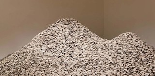Megan Cope, Quandamooka people Australia b.1982 / RE FORMATION (installation view) 2019 / Hand-cast concrete oyster shells, copper slag, foam support structure / Dimensions variable | © and image courtesy: Megan Cope