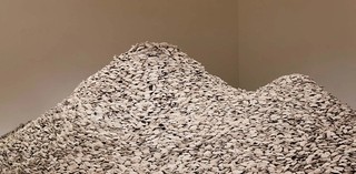 Megan Cope, Quandamooka people Australia b.1982 / RE FORMATION (installation view) 2019 / Hand-cast concrete oyster shells, copper slag, foam support structure / Dimensions variable | © and image courtesy: Megan Cope