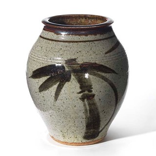 BARAMBAH POTTERY RILEY, Mervyn (Vase) 635.2013 Ceramic 27 x 20cm (approx.)