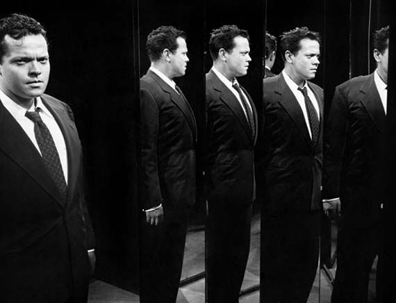 Michael O’Hara (Orson Welles) trapped in the hall of mirrors