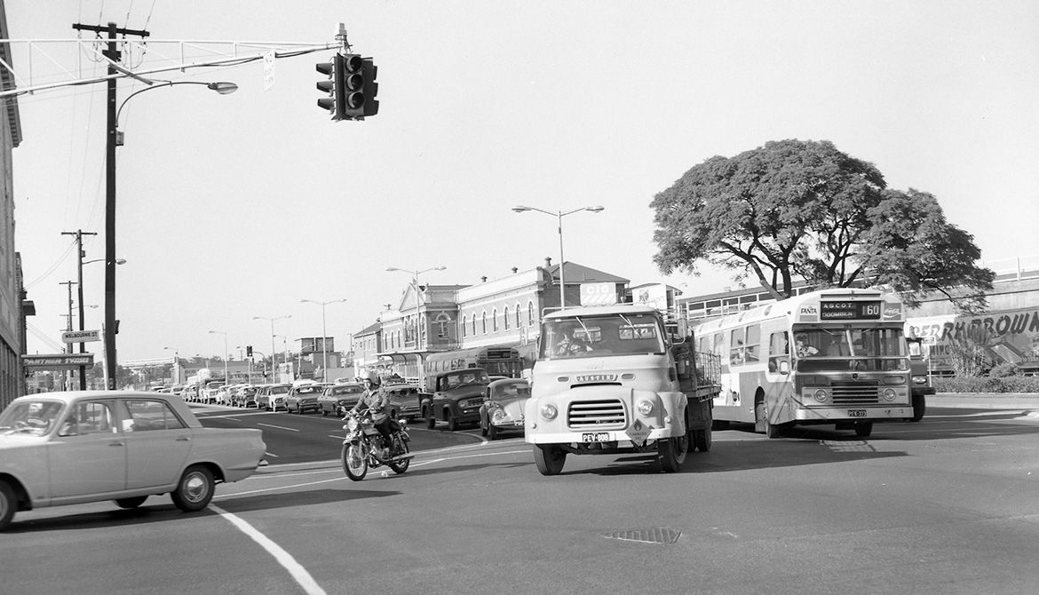 Grey Street and Melbourne Street Intersection, South Brisbane, 1971 / BCC-B54-35045 / Courtesy: Brisbane City Council