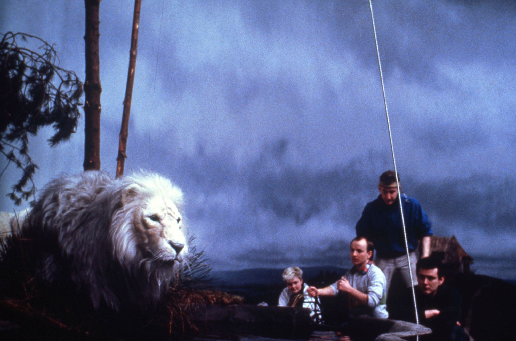 David Greenaway, Robert Tygner and Mak Wilson (with Brian Henson, behind) performing ‘The Thought Lion’ animatronic puppet on the set of The True Bride episode of Jim Henson’s The StoryTeller 1988 / © The Jim Henson Company. All Rights Reserved / Image courtesy: The Jim Henson Company