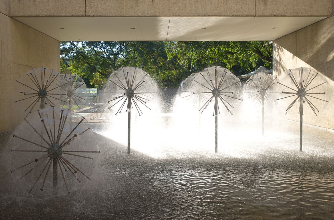 Robert Woodward, Australia 1923-2010 / Dandelion Fountains 1982 / 9 bronze with brass pipes / Collection: ArtsWorks Queensland / © Robert Woodward Estate