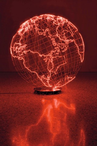Mona Hatoum, Lebanon/United Kingdom b.1952 / Hot Spot 2006 / Stainless steel and neon tube / 230 x 223 x 223cm / The David and Indrė Roberts Collection / Courtesy: The Roberts Institute of Art, London / © Mona Hatoum / Image courtesy: Galerie Max Hetzler, Berlin | Paris / Photograph: Jörg von Bruchhausen
