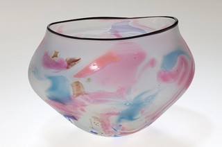 Setsuko Ogishi, Australia b.1954 / Glass bowl (from ‘Gentle leaves’ series) 1993 / Blown clear and coloured glass / 14.5 x 23 x 19.5cm (irreg.) / Gift of the Jessie D Gibson Family Collection through the Queensland Art Gallery | Gallery of Modern Art Foundation 2021 / Collection: Queensland Art Gallery | Gallery of Modern Art / © Setsuko Ogishi