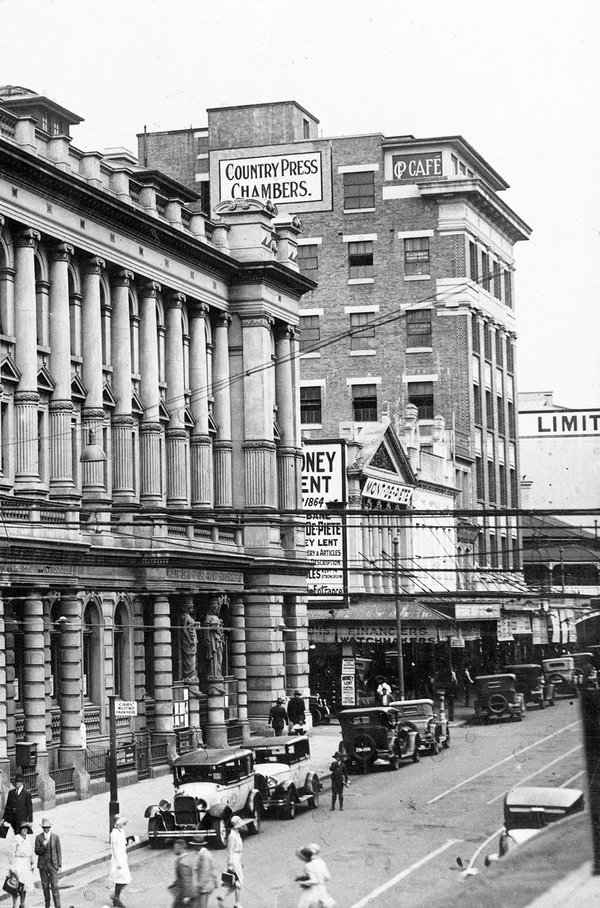 Country Press Chambers building, corner of corner of Edward and Elizabeth Streets c.1930 / 24941186844 / Image courtesy: John Oxley Library, State Library of Queensland, Brisbane