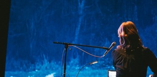 Photograph of Eiko Ishibashi performing GIFT 2023 / Photograph by Shuhei Kojima / Image courtesy: Front Porch Productions