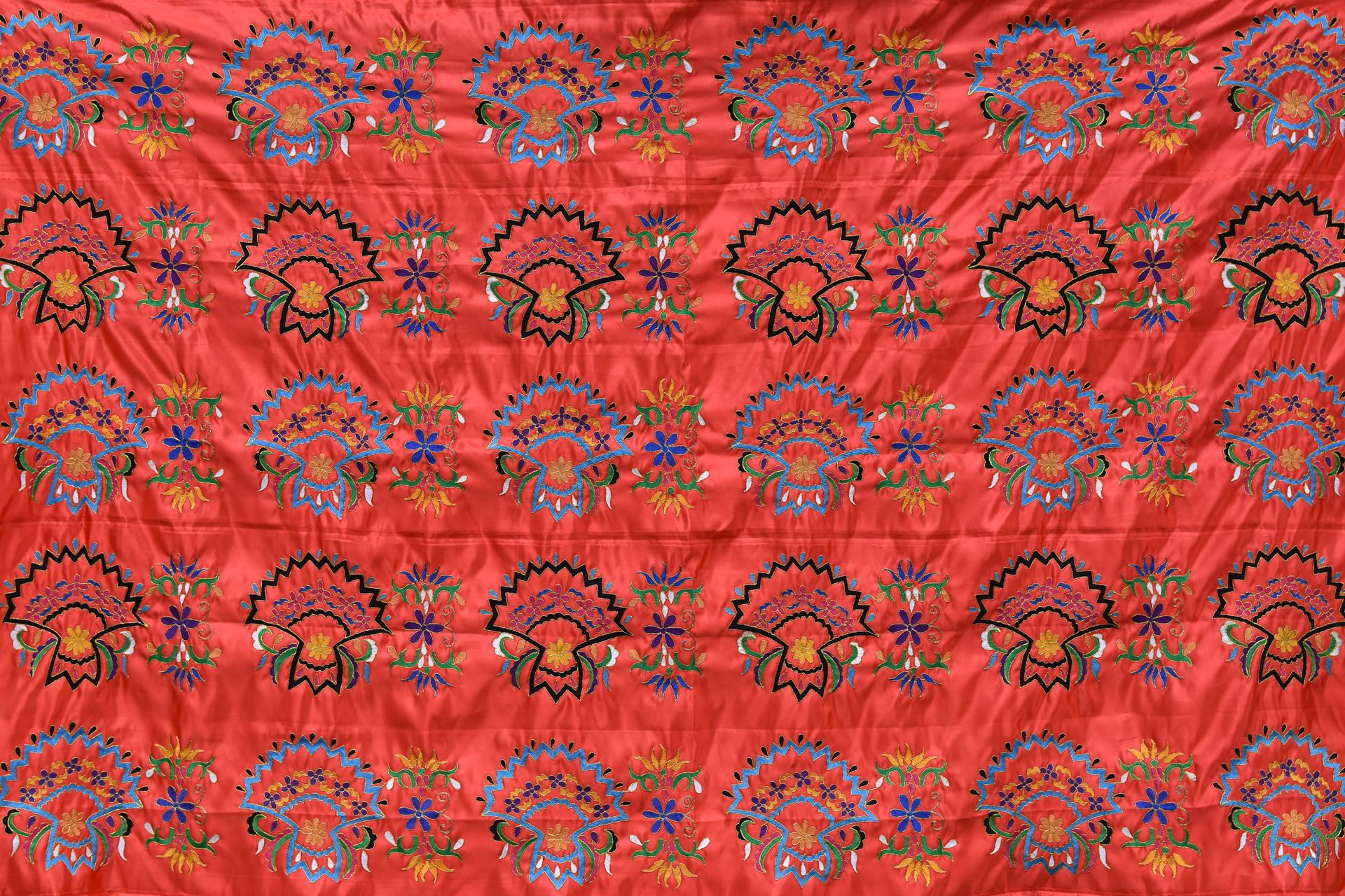Misrifa A Juhaili / Tausug people / The Philippines b.2000 / Nursima A Juhaili / Tausug people / The Philippines b.1982 / Habul Tyahian (fan motif) 2024 / Embroidery on satin / Purchased 2024 with funds from the Bequest of Noela Clare Deutscher, in memory of her parents, A Evans Deutscher and Clare Deutscher, through the Queensland Art Gallery | Gallery of Modern Art Foundation / Courtesy and © The artists / Photograph: Anne Michelle Villareal
