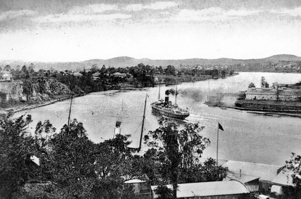 Petrie Bight looking over Kangaroo Point to the Merthyr reach of Brisbane c.1910 / 188671 / Courtesy: State Library of Queensland, Brisbane