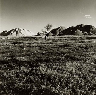 PAGE, Charles Australia b.1946 Riverside mine (from ‘Journeys north’ portfolio) 1986 Gelatin silver photograph on paper 40 x 30.4cm 23.4 x 23.5cm (comp.) Acc. 1987.162.017 Purchased 1987 with the financial assistance of the Australian Bicentennial Authority to commemorate Australia’s Bicentenary in 1988