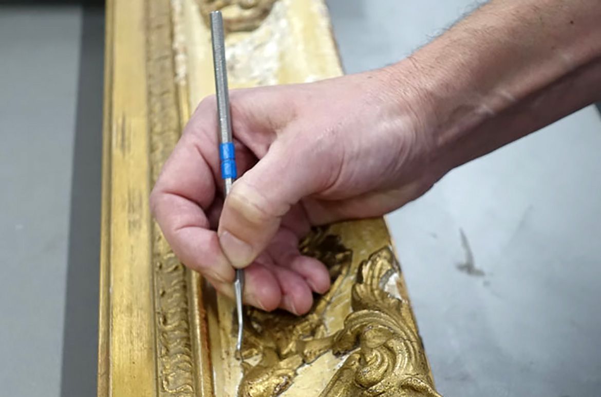 Frame restoration work can start at virtually microscopic level, in this instance with a dental probe / Photography: Raf Nathan