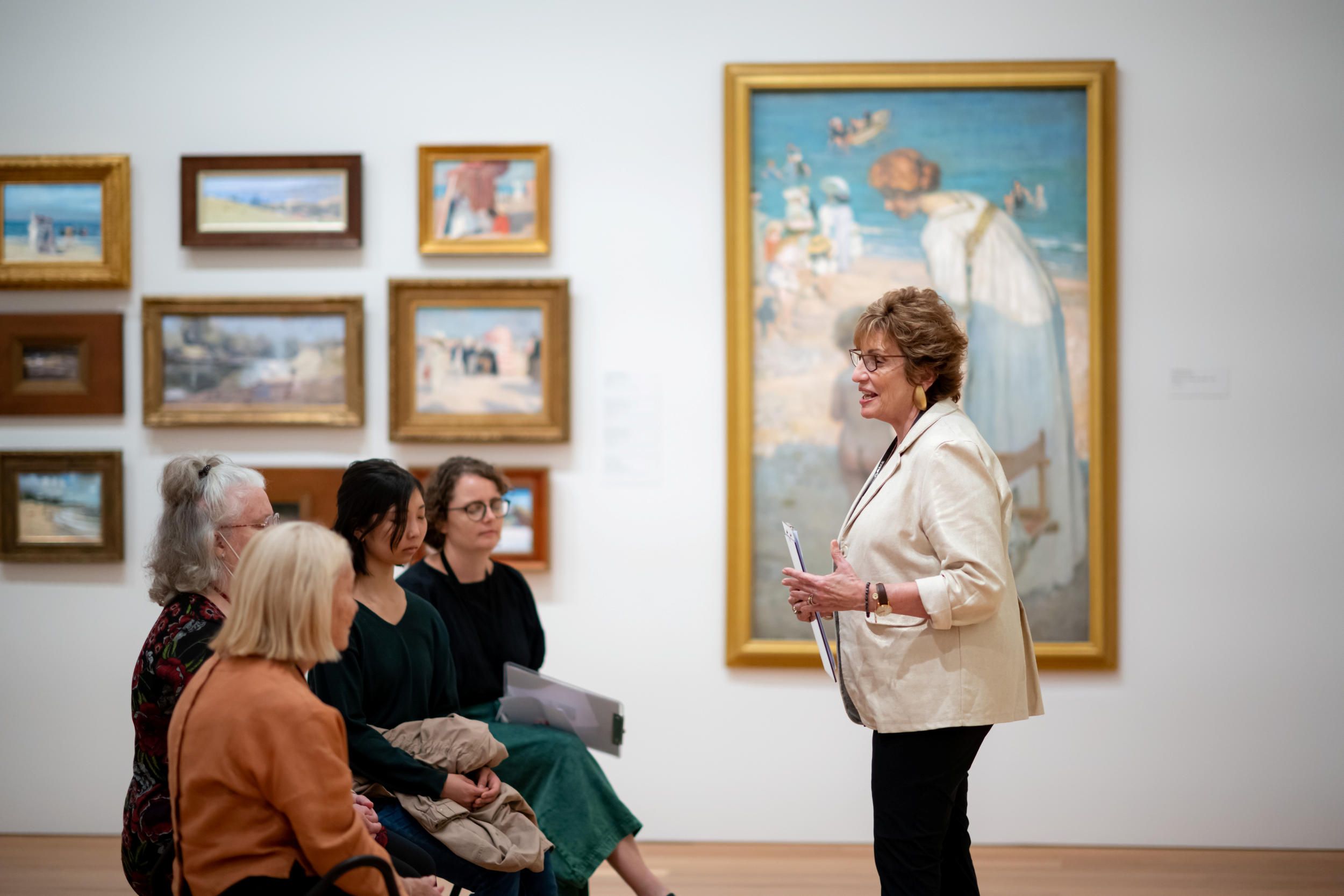 Volunteer guide leading an Art & Mindfulness session at QAG | Photograph: C. Callistemon