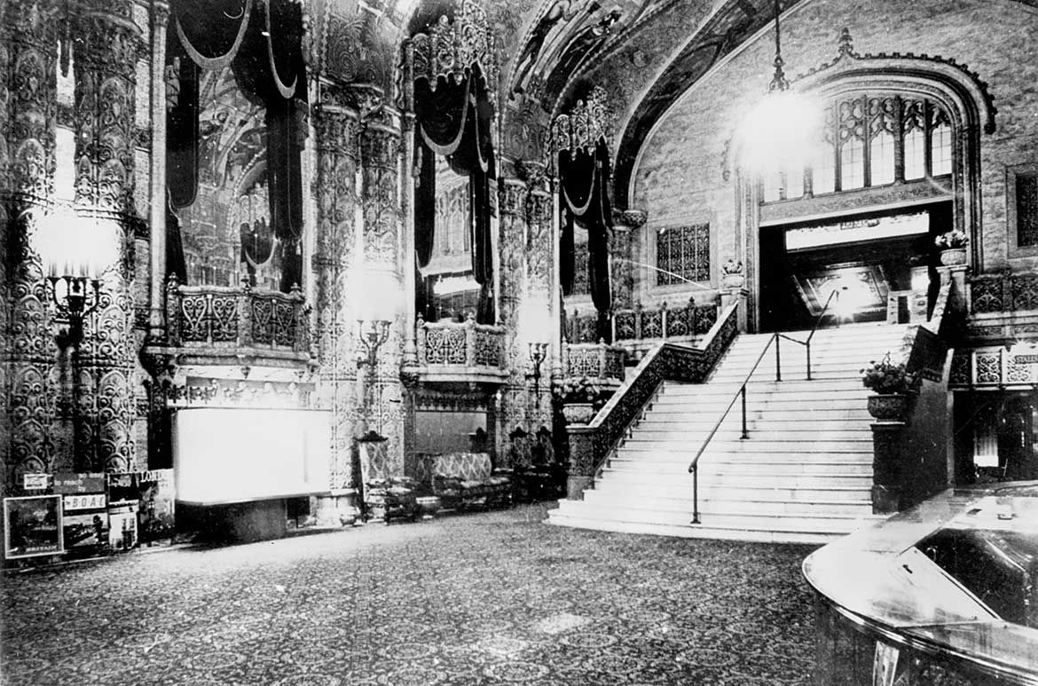 Regent Theatre foyer, c.1965 / 135066 / Courtesy: State Library of Queensland, Brisbane